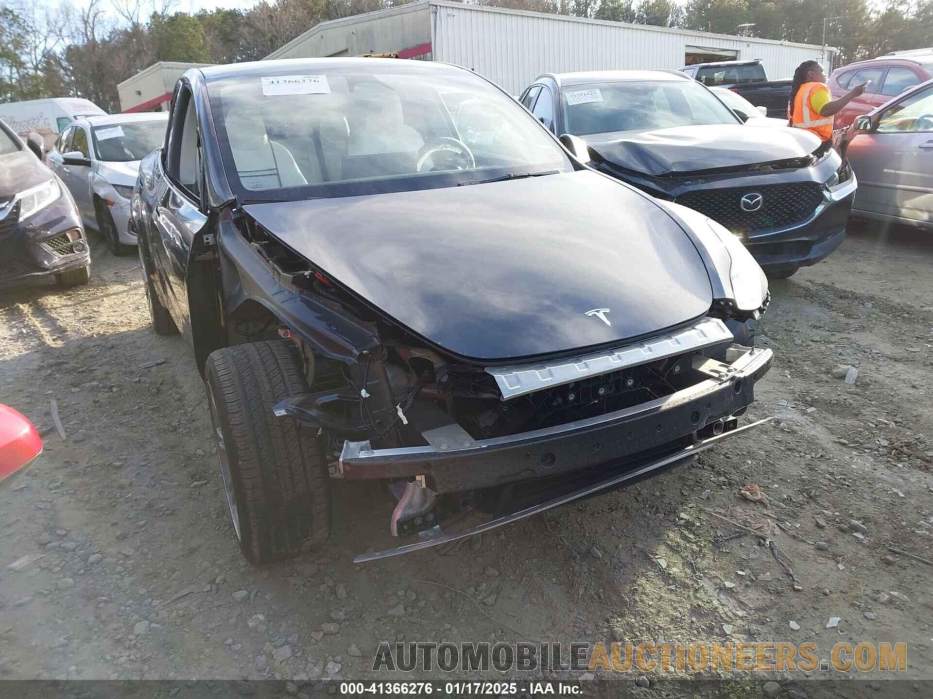 7SAYGDED7RF011175 TESLA MODEL Y 2024