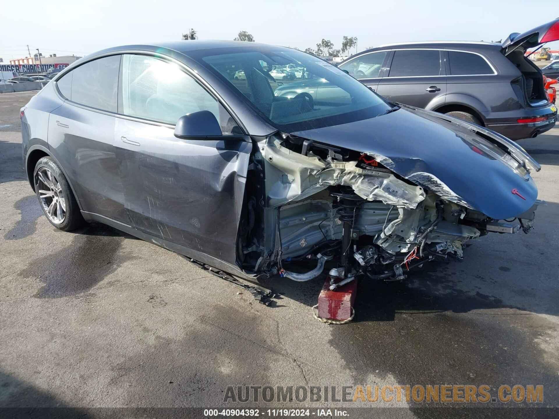 7SAYGDED8RF008642 TESLA MODEL Y 2024