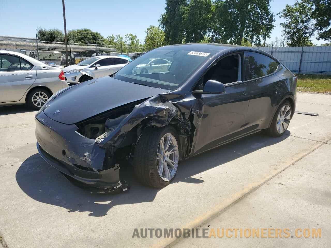 7SAYGDED8RF036702 TESLA MODEL Y 2024