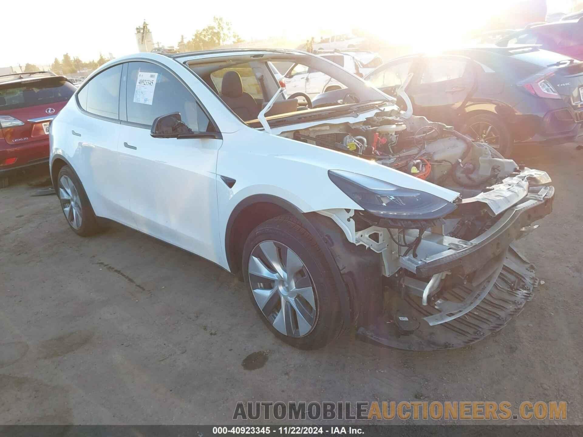 7SAYGDED8RF084555 TESLA MODEL Y 2024