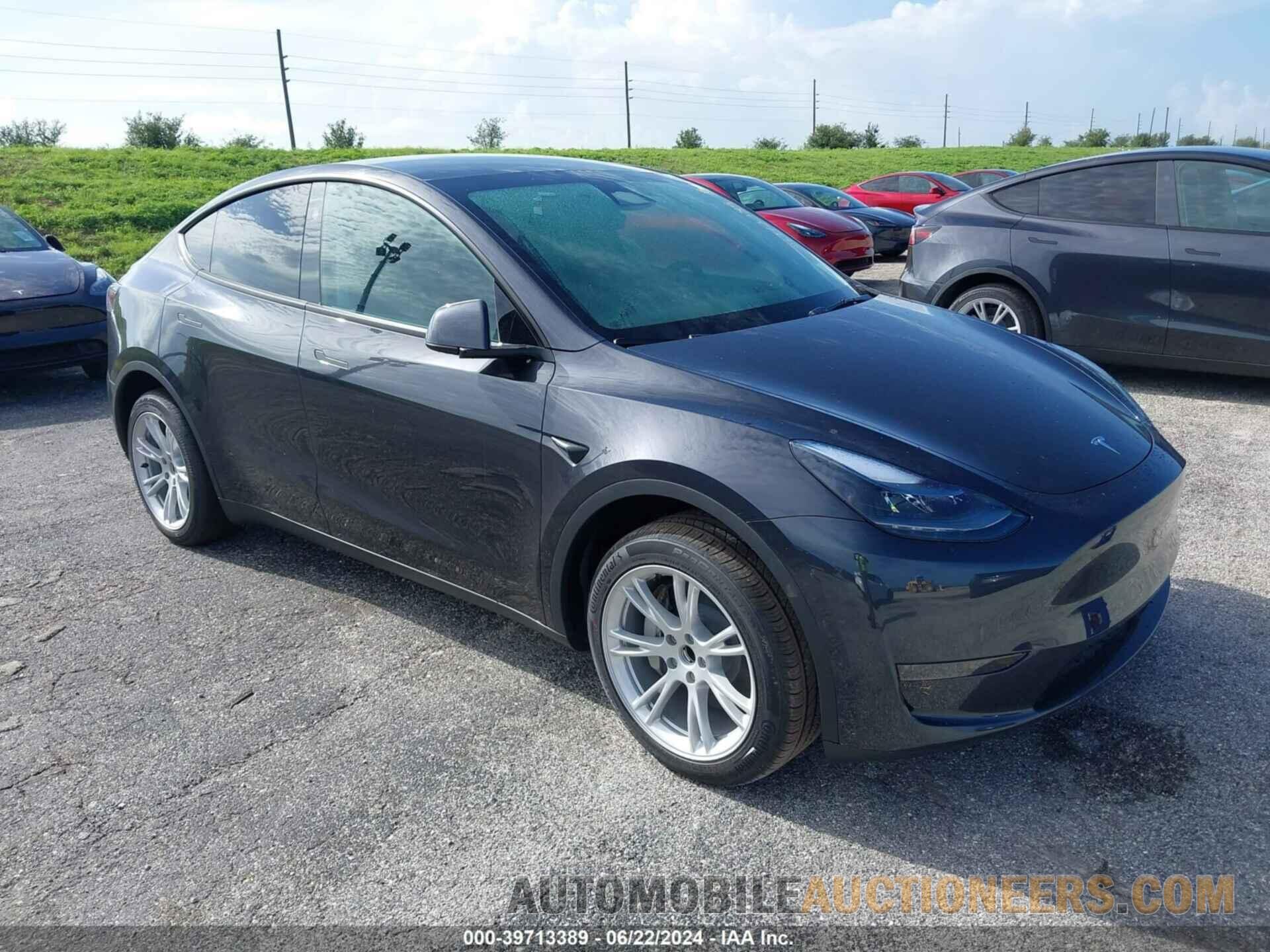 7SAYGDED8RF091327 TESLA MODEL Y 2024