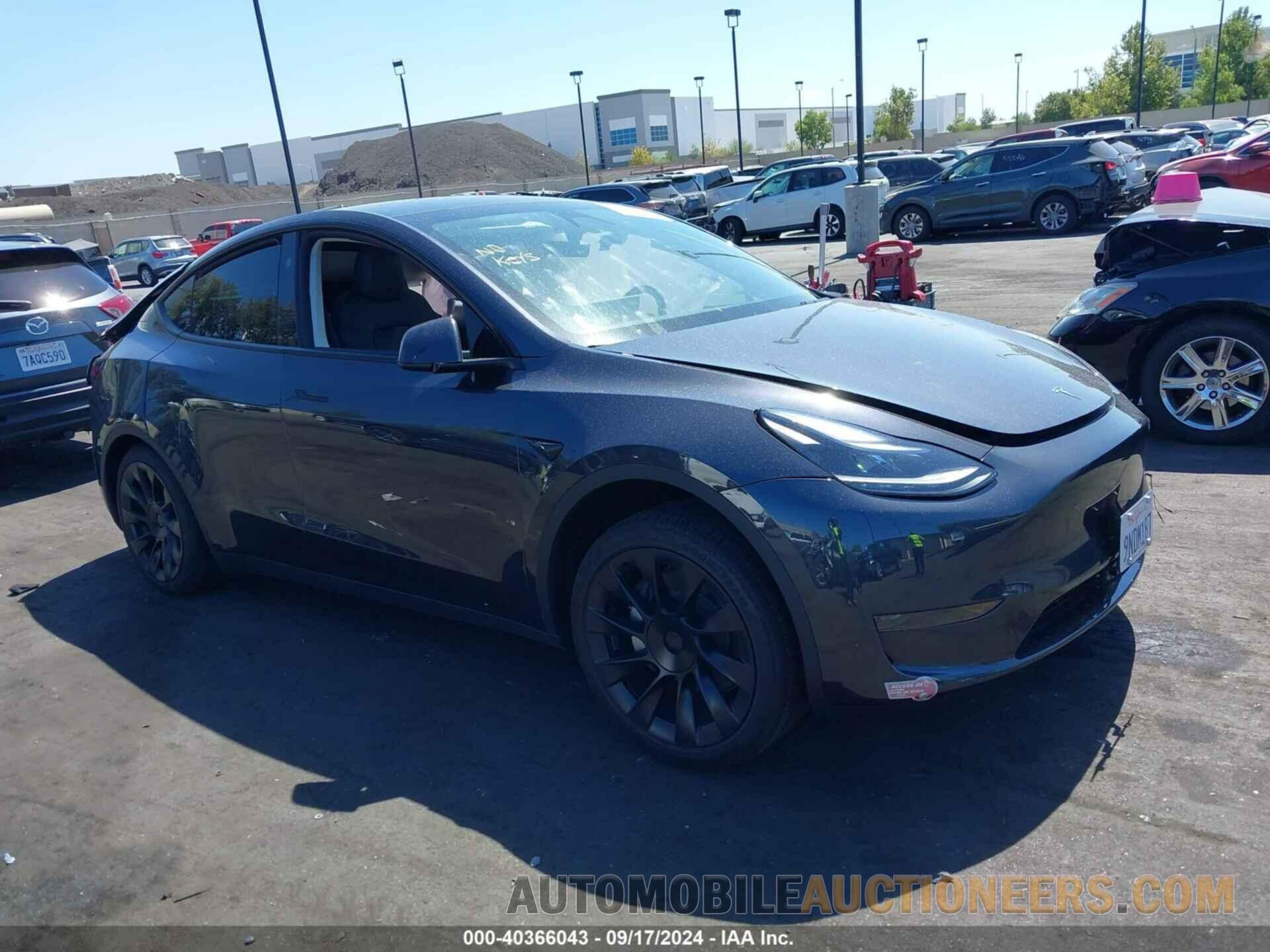 7SAYGDED8RF125511 TESLA MODEL Y 2024