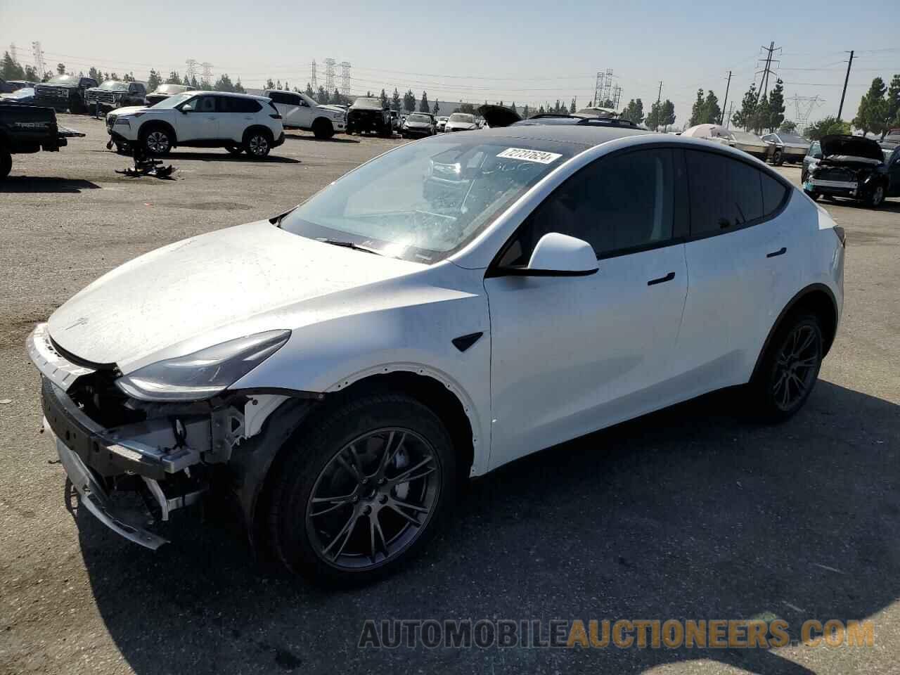 7SAYGDED8RF129560 TESLA MODEL Y 2024