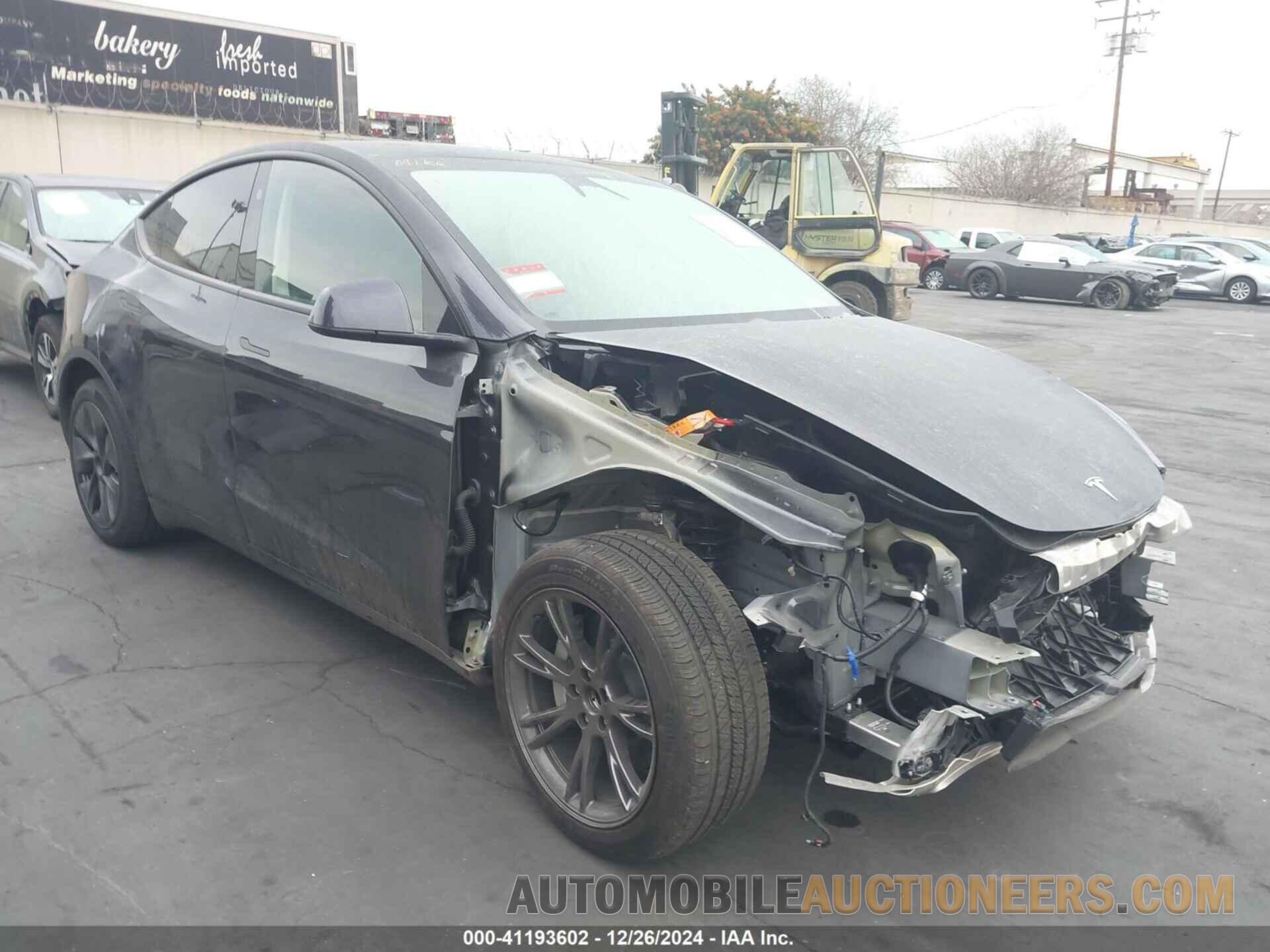 7SAYGDED8RF208663 TESLA MODEL Y 2024