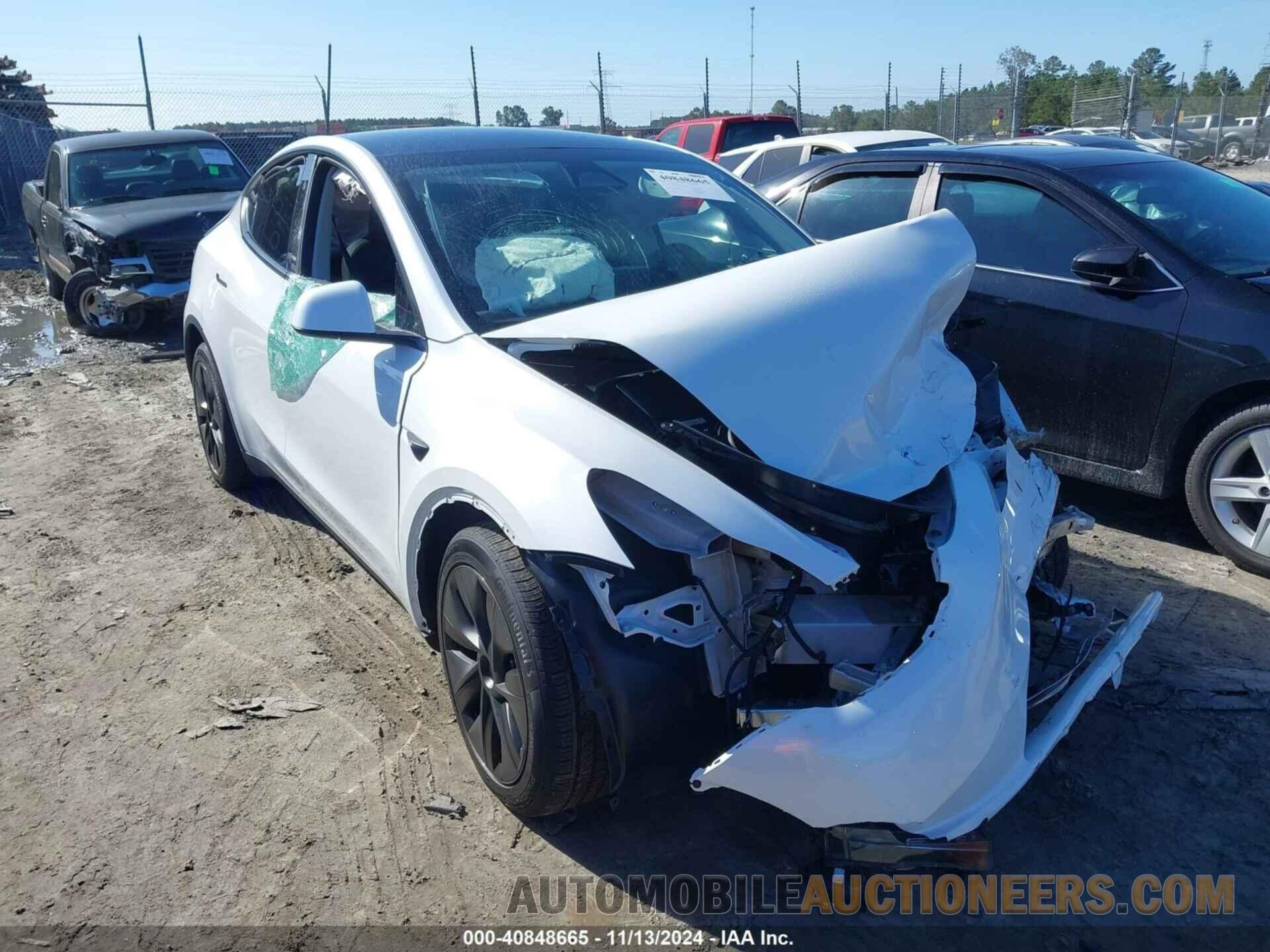 7SAYGDEDXRF111707 TESLA MODEL Y 2024