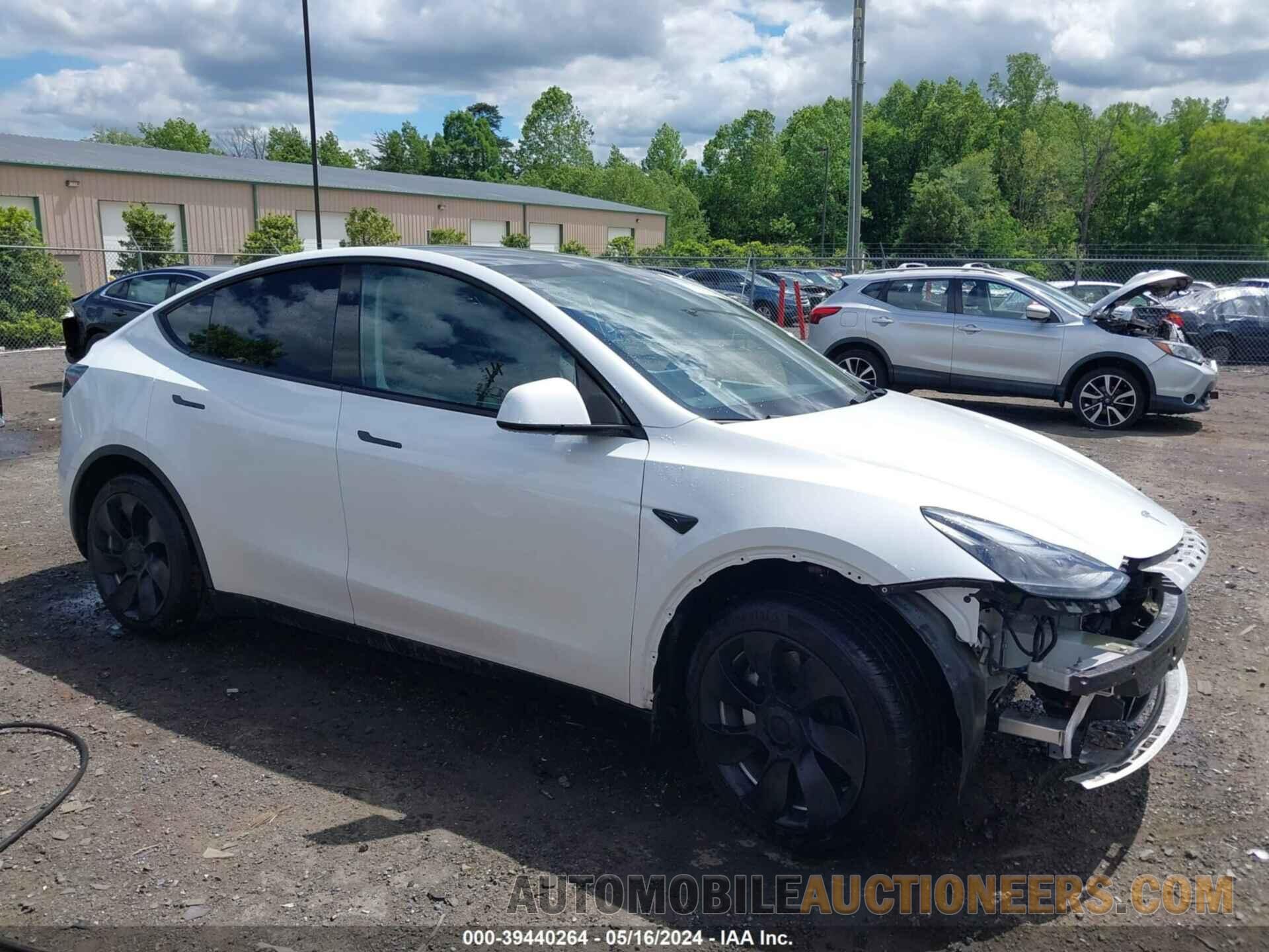 7SAYGDEE0PF802038 TESLA MODEL Y 2023