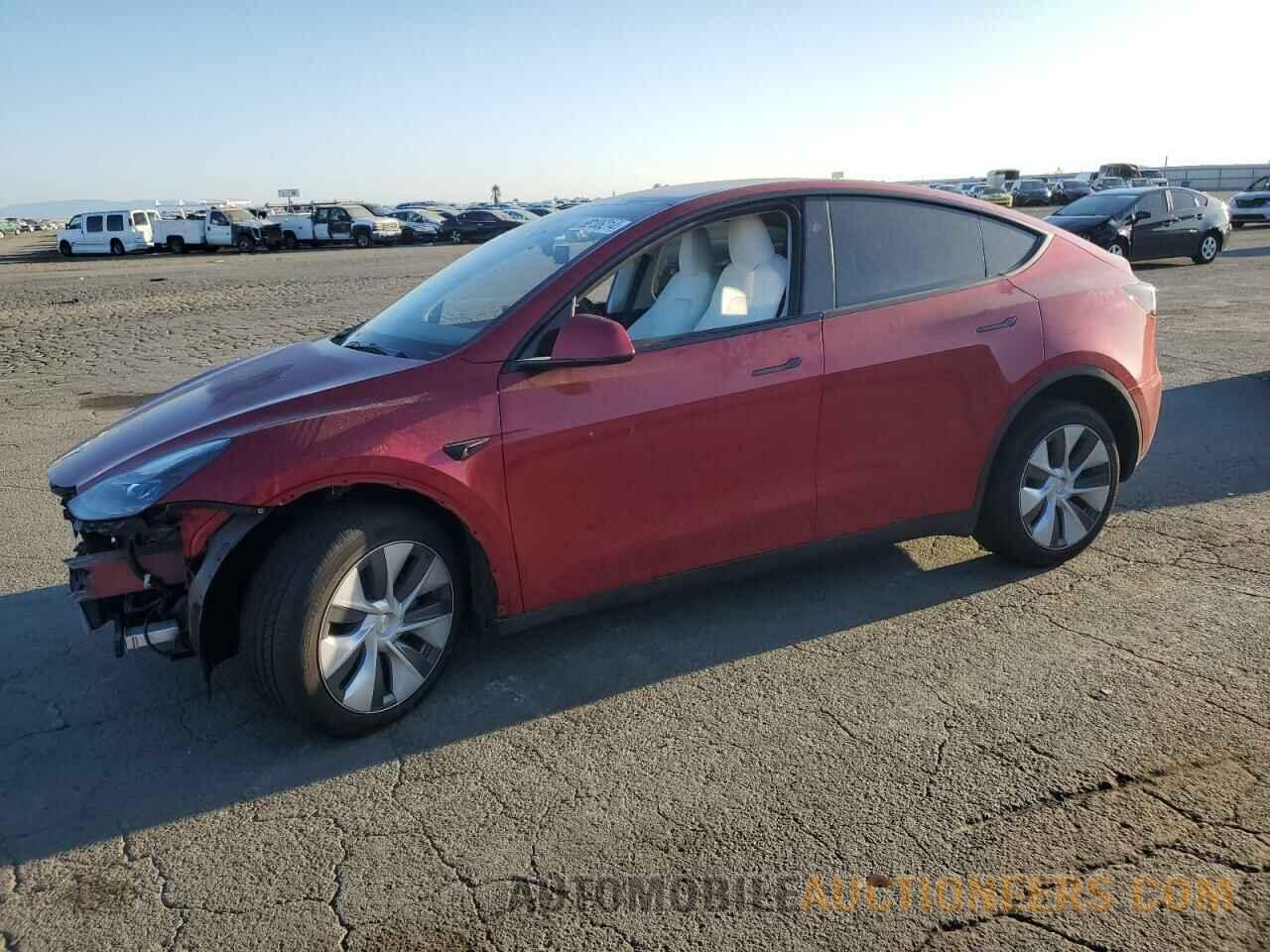 7SAYGDEE0RF033110 TESLA MODEL Y 2024