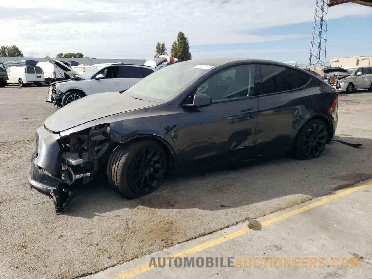 7SAYGDEE0RF118383 TESLA MODEL Y 2024