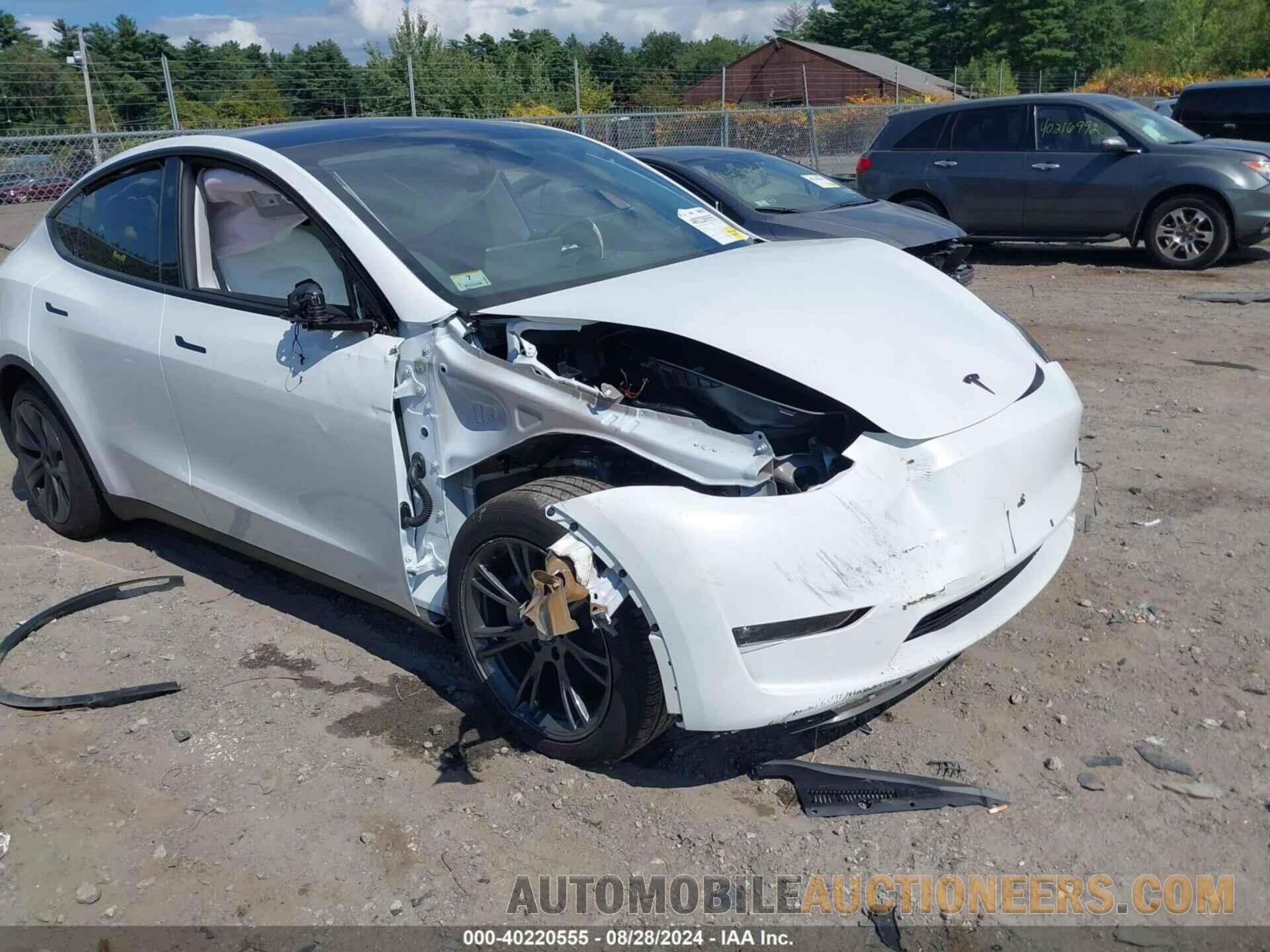 7SAYGDEE0RF154073 TESLA MODEL Y 2024