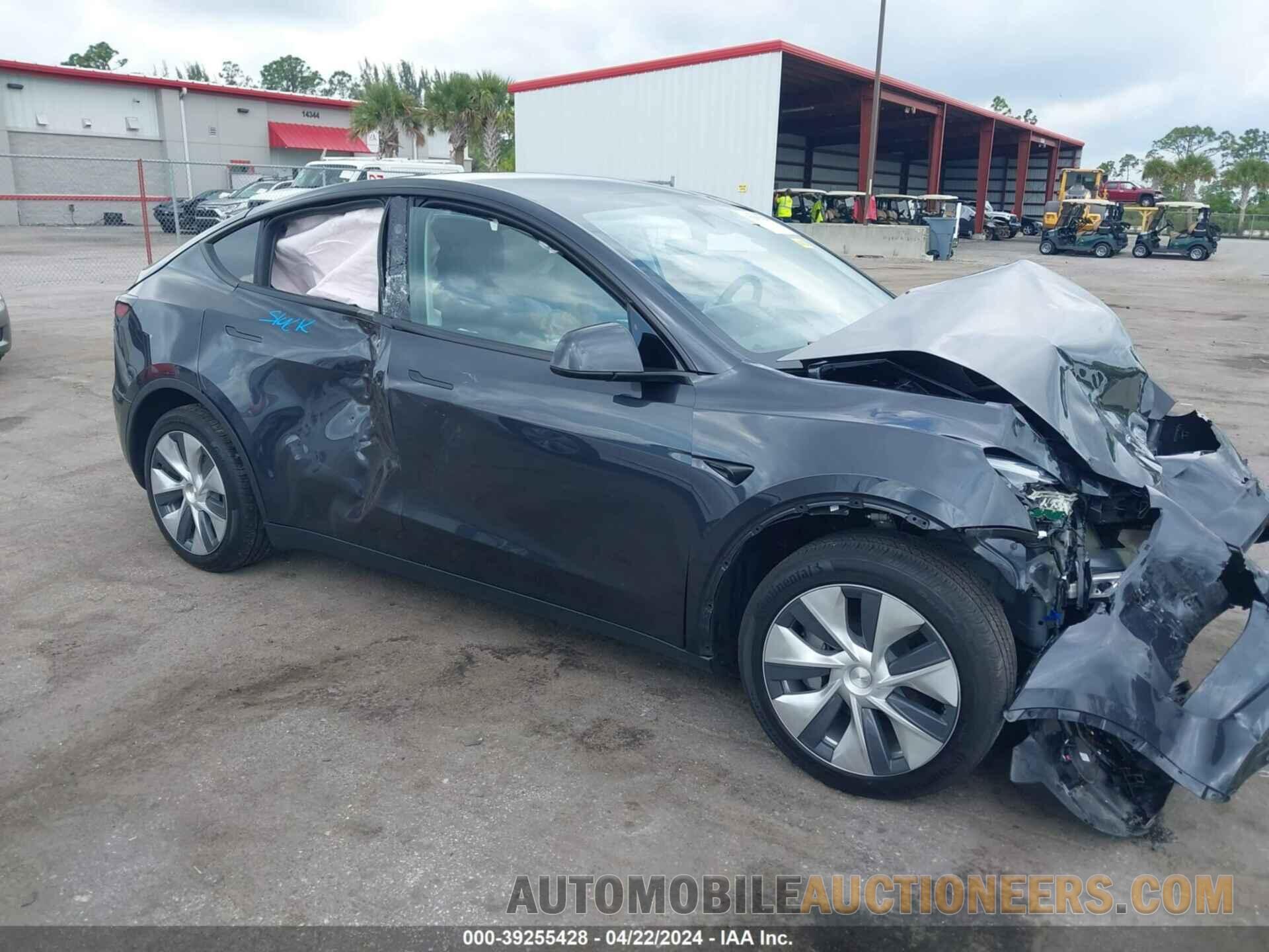 7SAYGDEE0RF995682 TESLA MODEL Y 2024