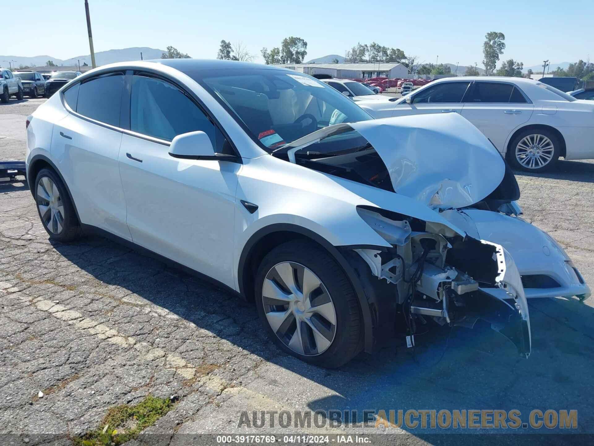 7SAYGDEE1RA230610 TESLA MODEL Y 2024