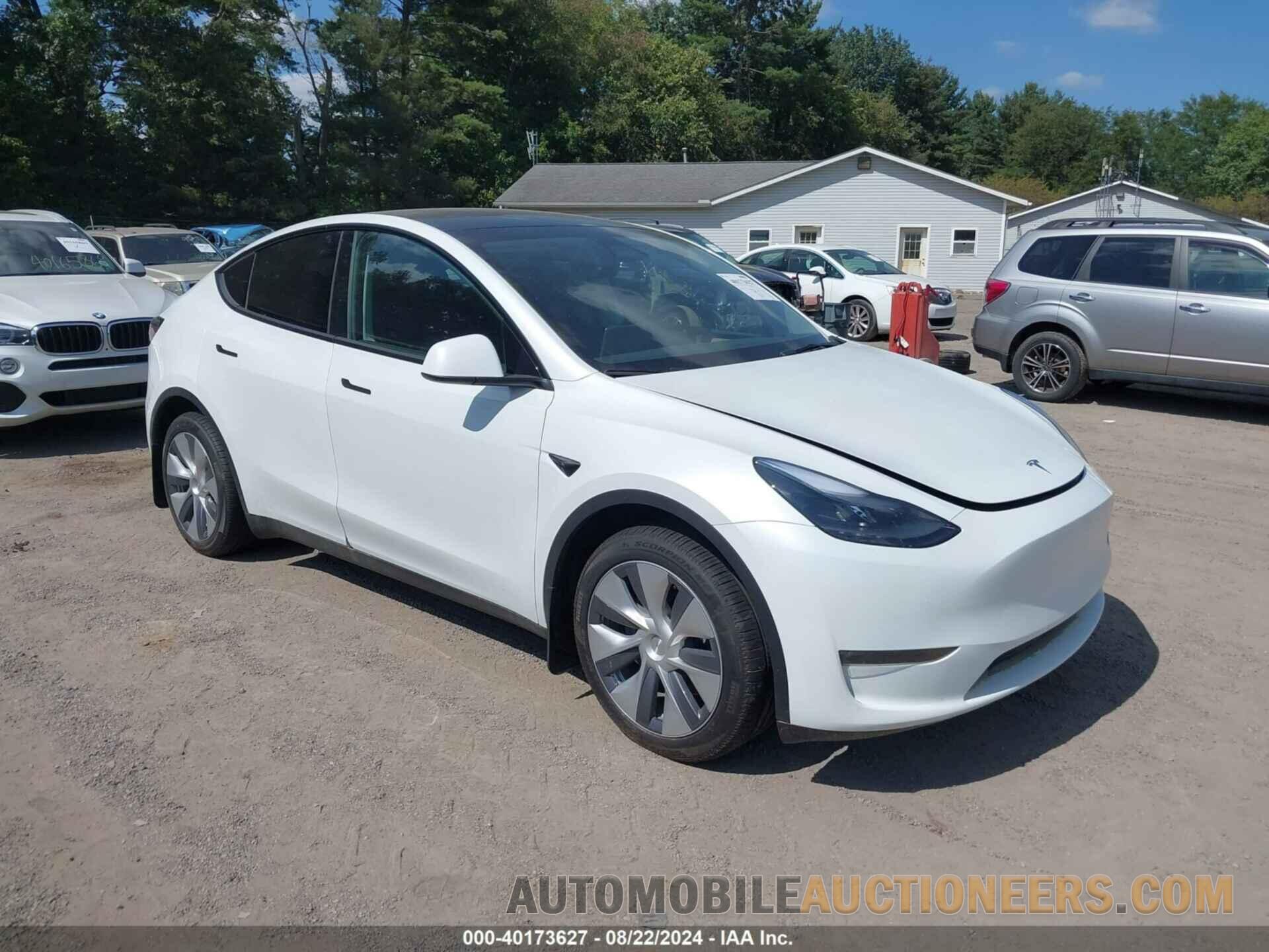 7SAYGDEE1RA239677 TESLA MODEL Y 2024