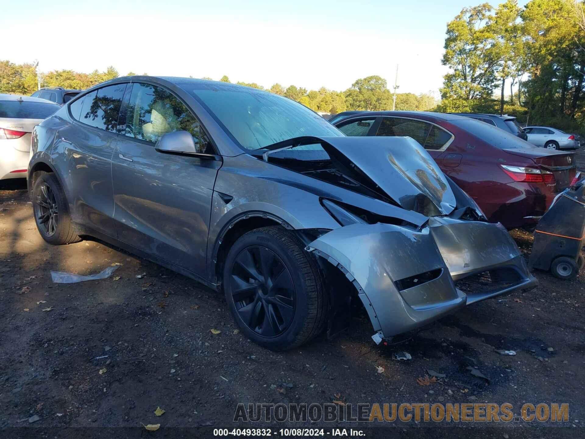 7SAYGDEE1RA307833 TESLA MODEL Y 2024