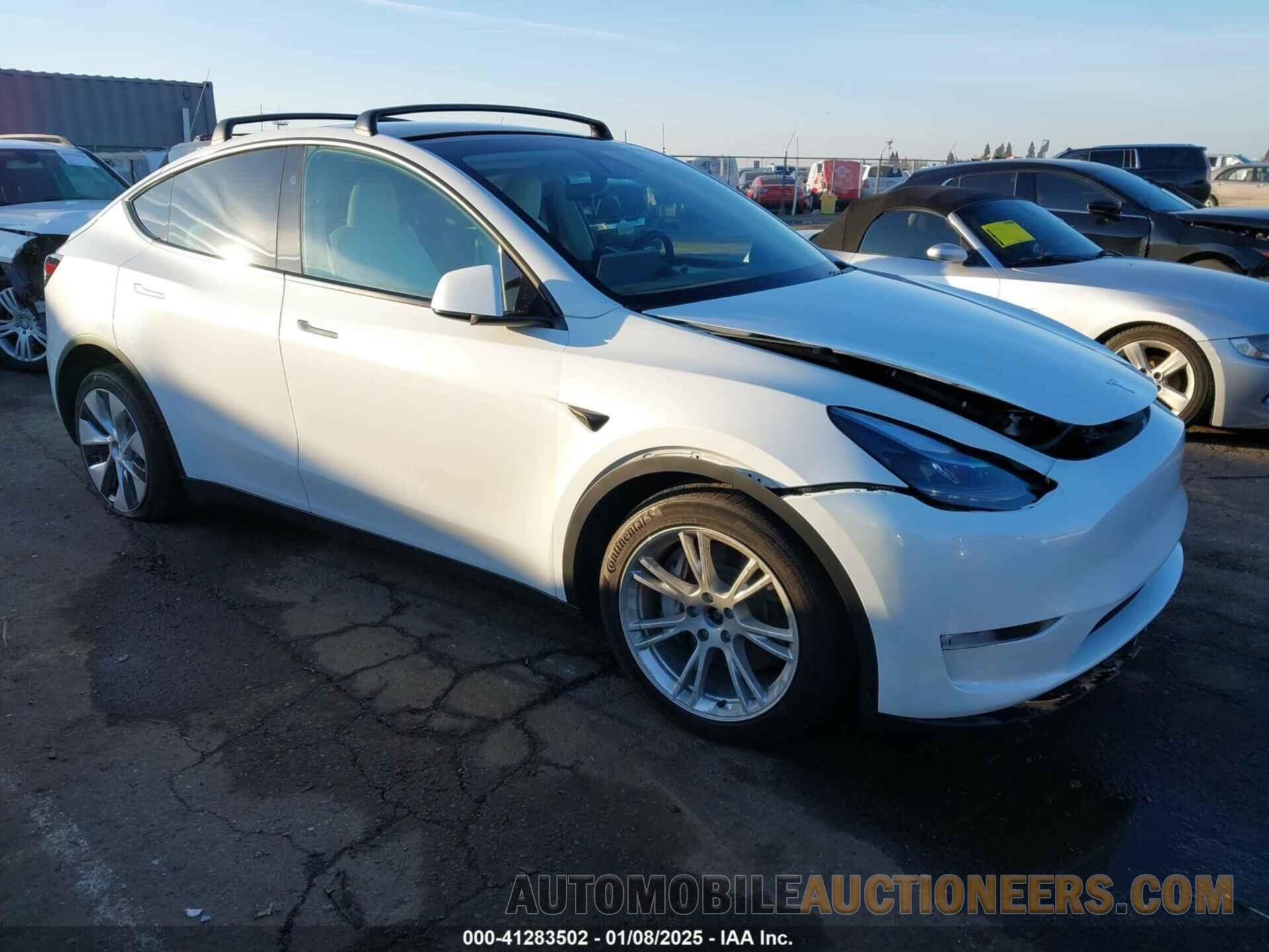 7SAYGDEE1RF051860 TESLA MODEL Y 2024