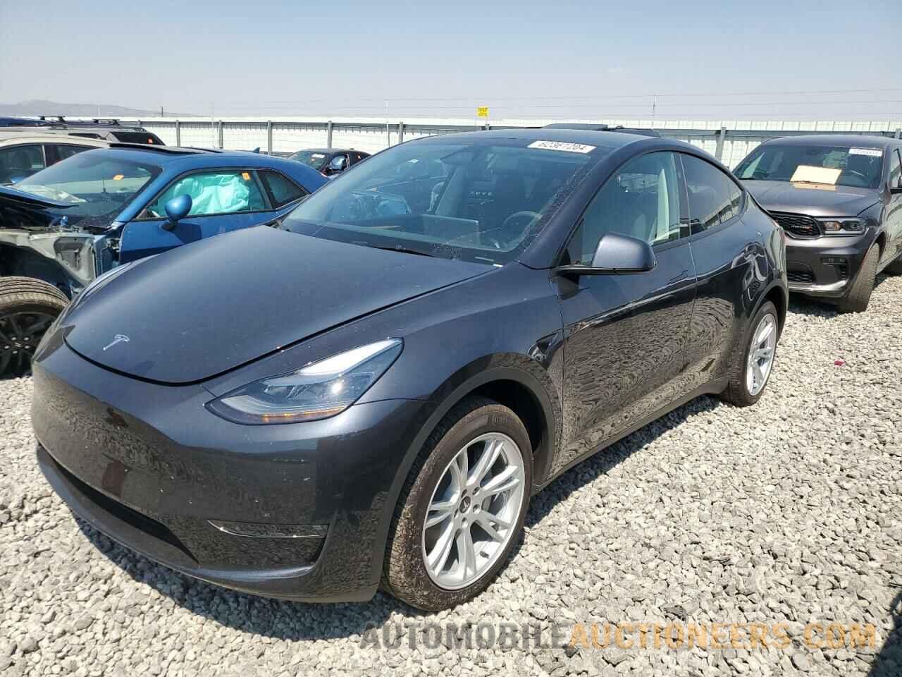 7SAYGDEE1RF064558 TESLA MODEL Y 2024