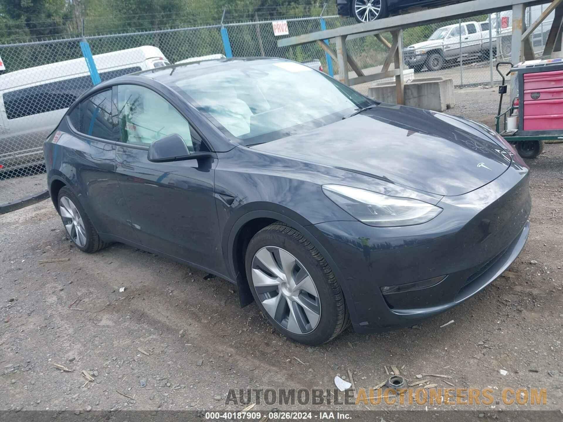 7SAYGDEE1RF074247 TESLA MODEL Y 2024