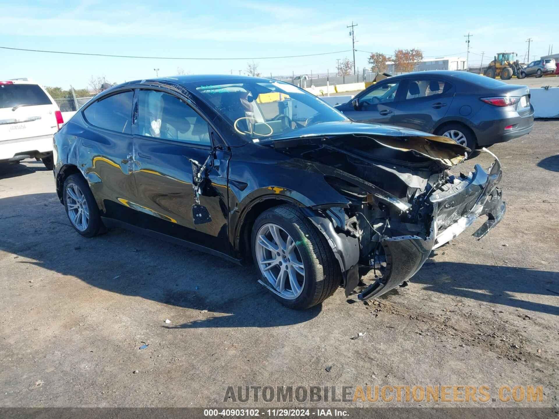 7SAYGDEE1RF084874 TESLA MODEL Y 2024