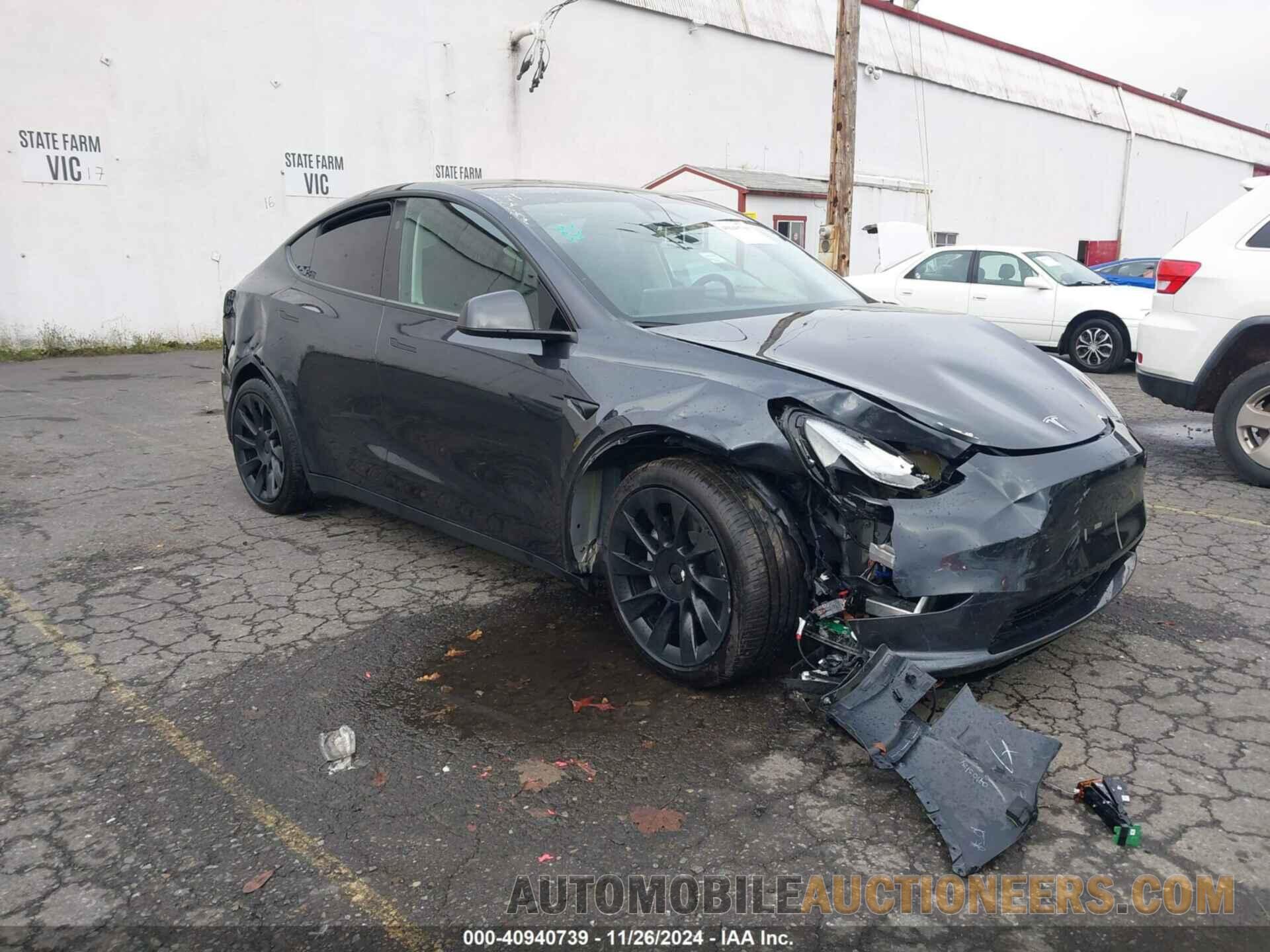 7SAYGDEE1RF102483 TESLA MODEL Y 2024