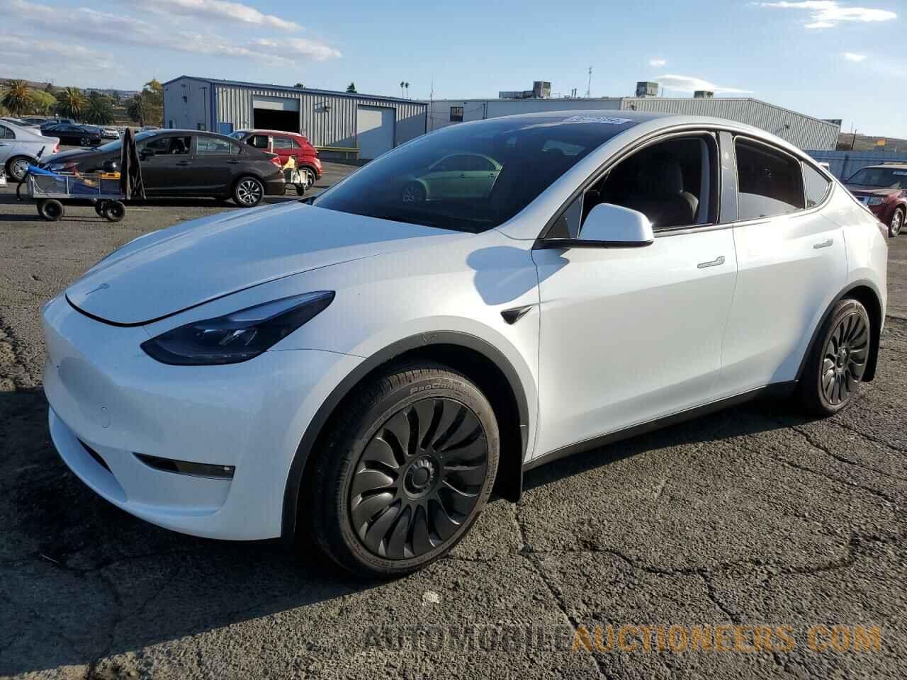 7SAYGDEE1RF176745 TESLA MODEL Y 2024