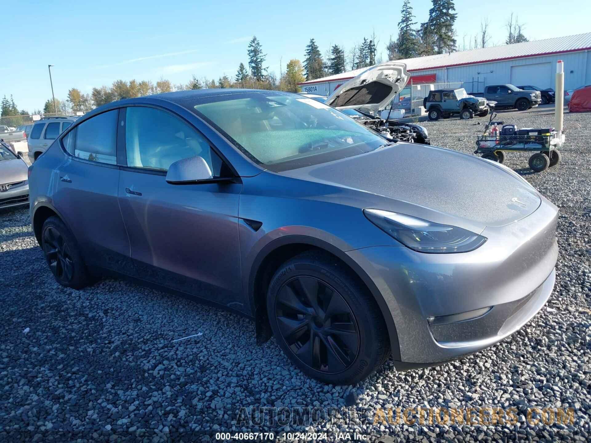 7SAYGDEE1RF200705 TESLA MODEL Y 2024