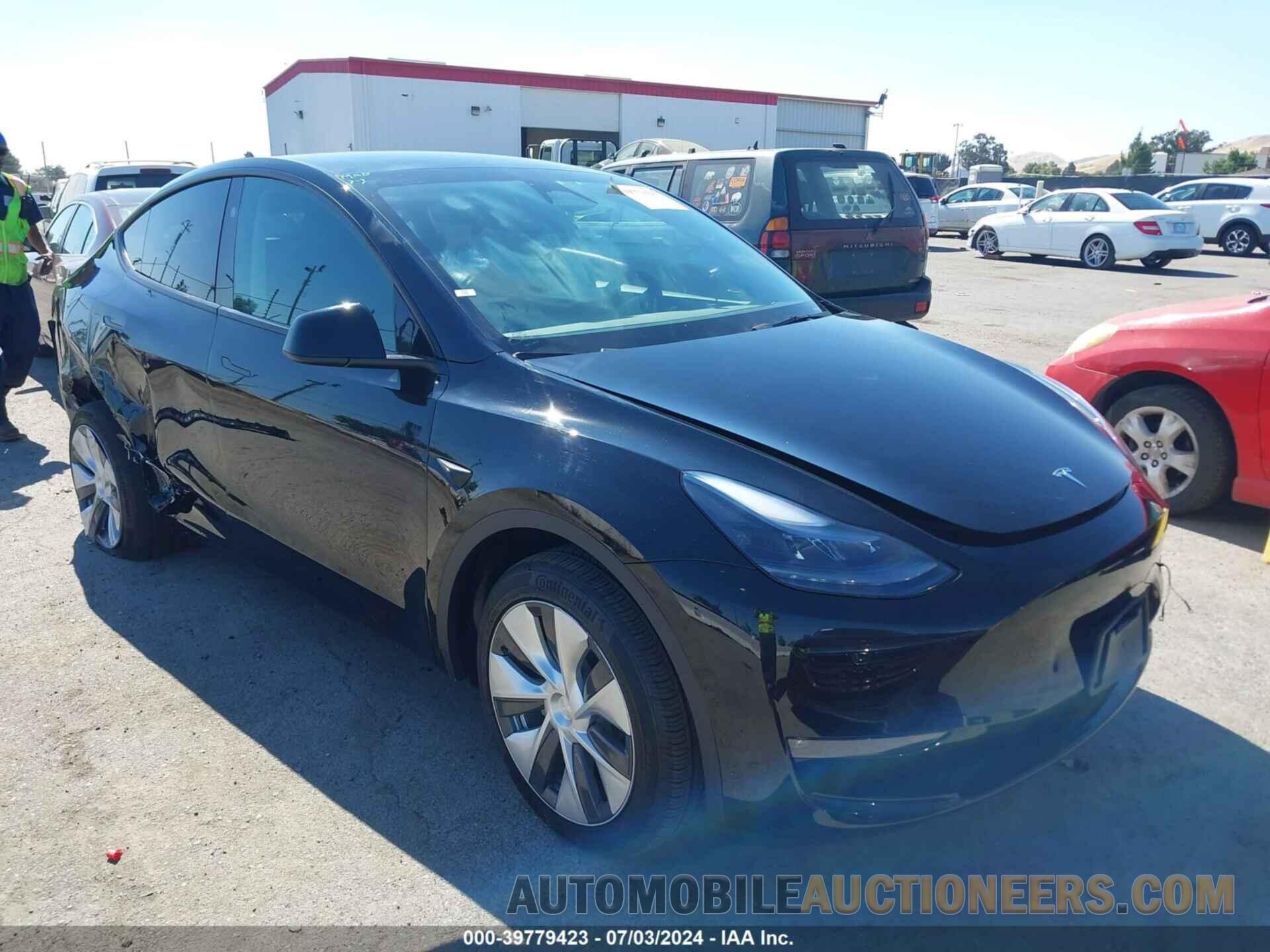 7SAYGDEE1RF982214 TESLA MODEL Y 2024