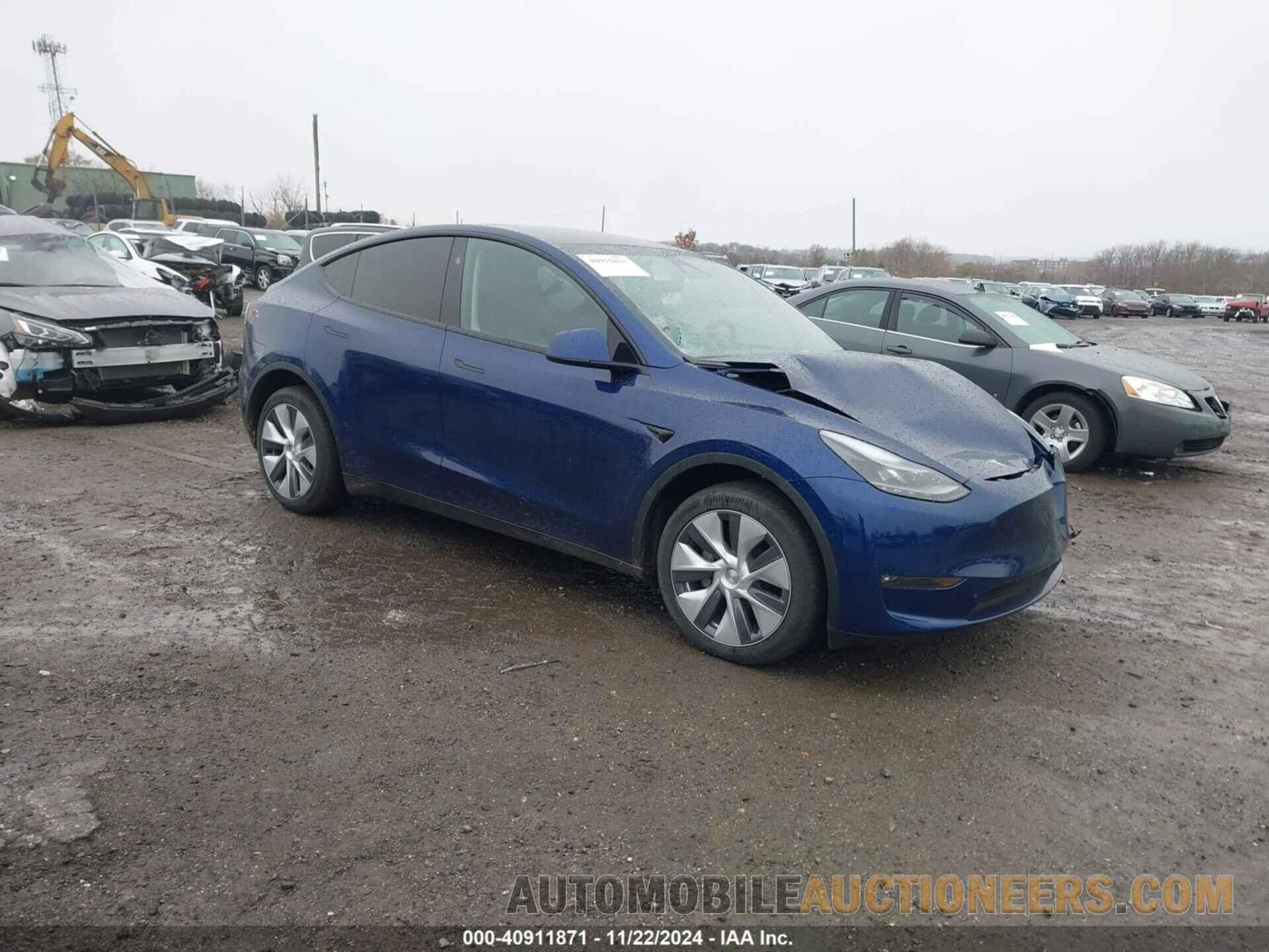 7SAYGDEE1RF984075 TESLA MODEL Y 2024