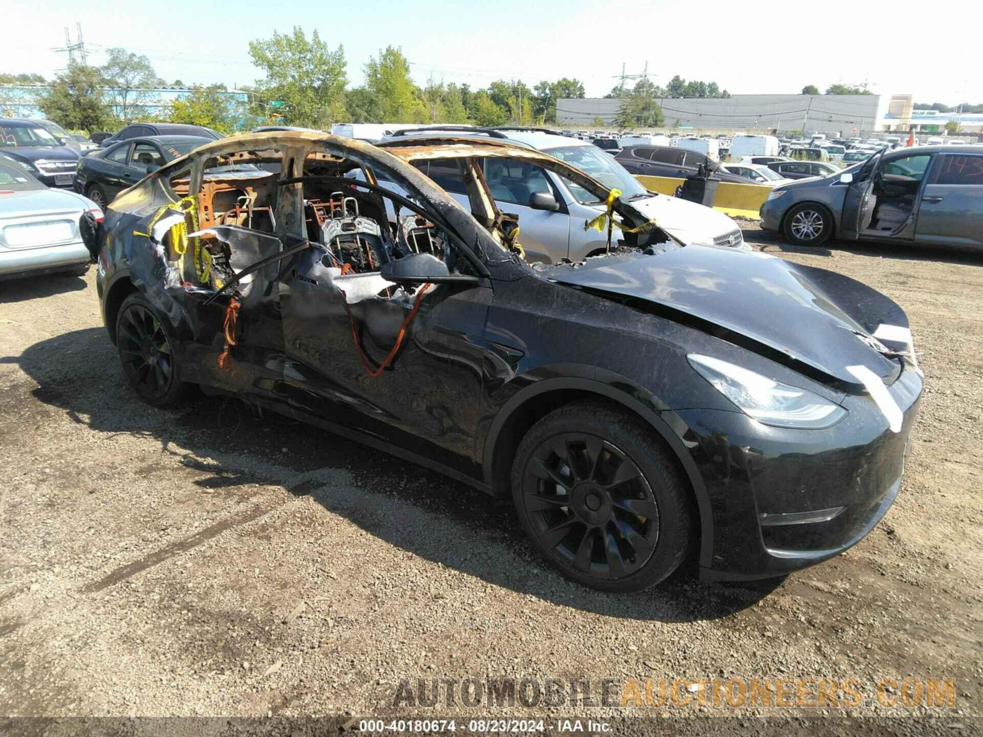 7SAYGDEE2NA008975 TESLA MODEL Y 2022