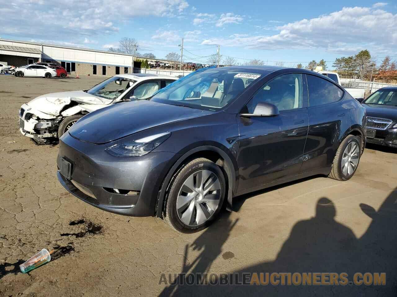 7SAYGDEE2RA232477 TESLA MODEL Y 2024