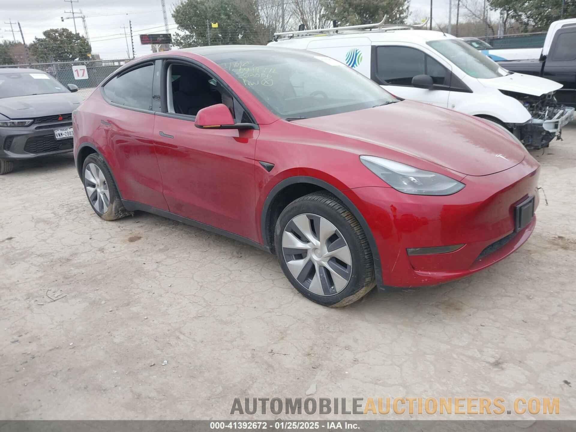 7SAYGDEE2RA268086 TESLA MODEL Y 2024