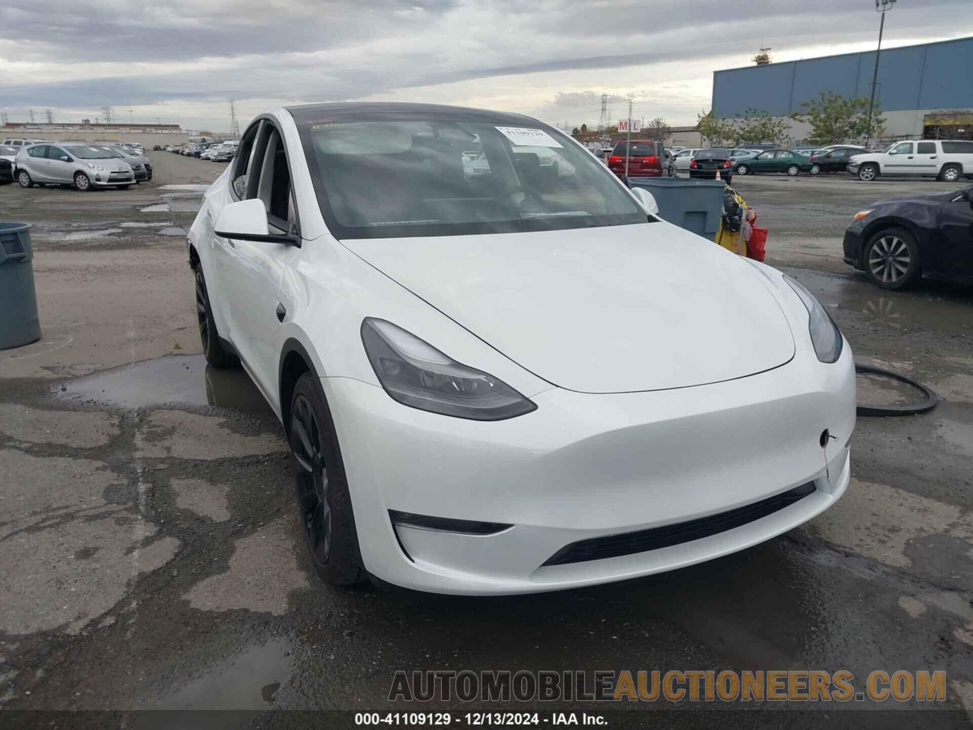 7SAYGDEE2RF067730 TESLA MODEL Y 2024