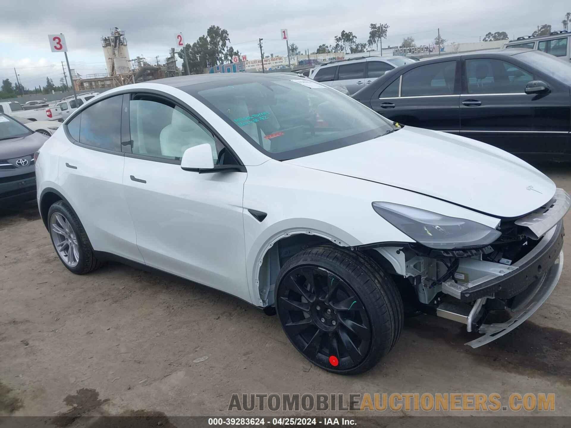 7SAYGDEE3RA233735 TESLA MODEL Y 2024