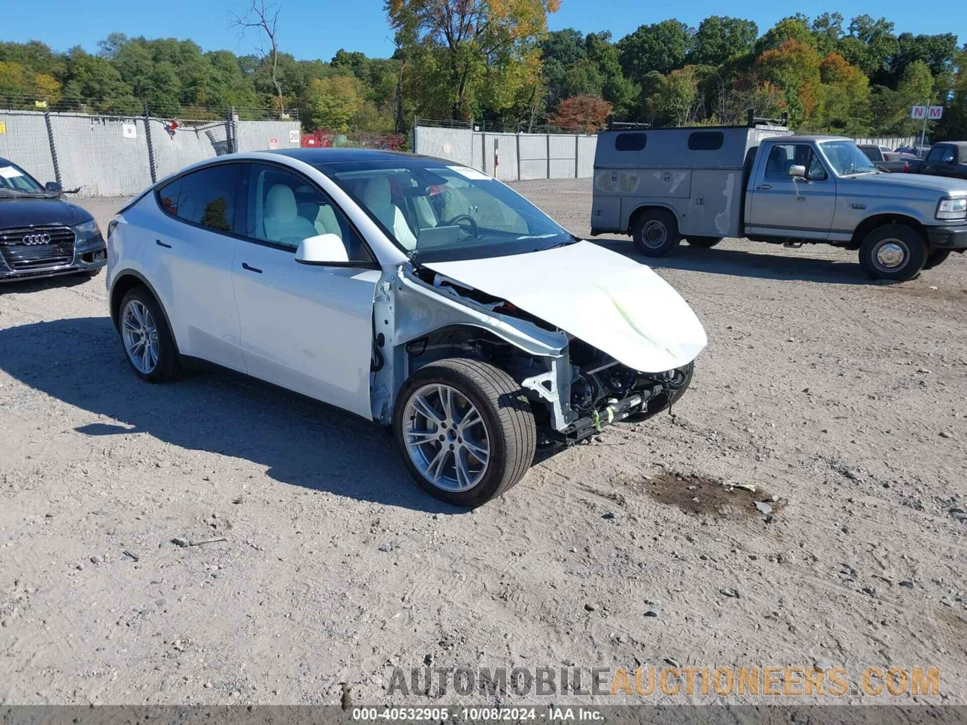 7SAYGDEE3RA274687 TESLA MODEL Y 2024