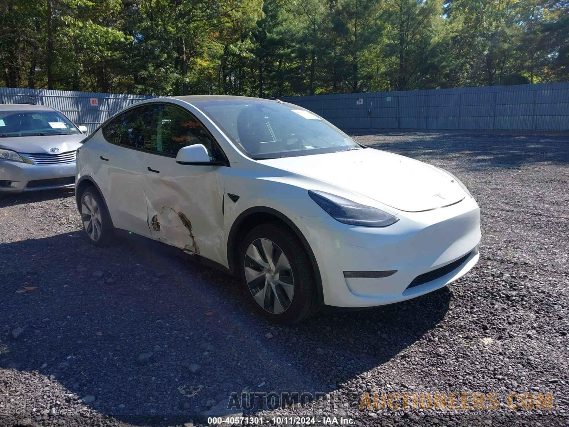 7SAYGDEE3RF007794 TESLA MODEL Y 2024