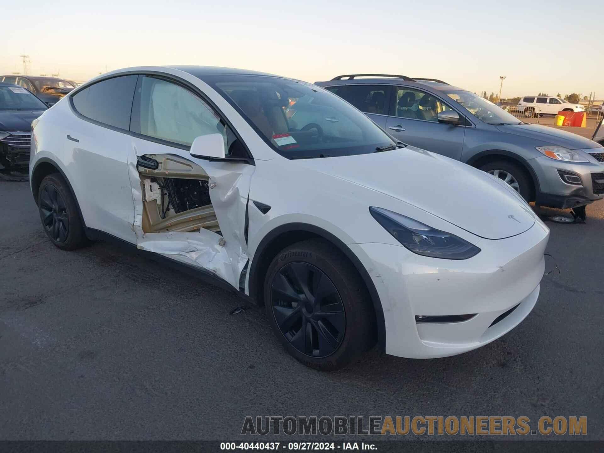 7SAYGDEE3RF122797 TESLA MODEL Y 2024