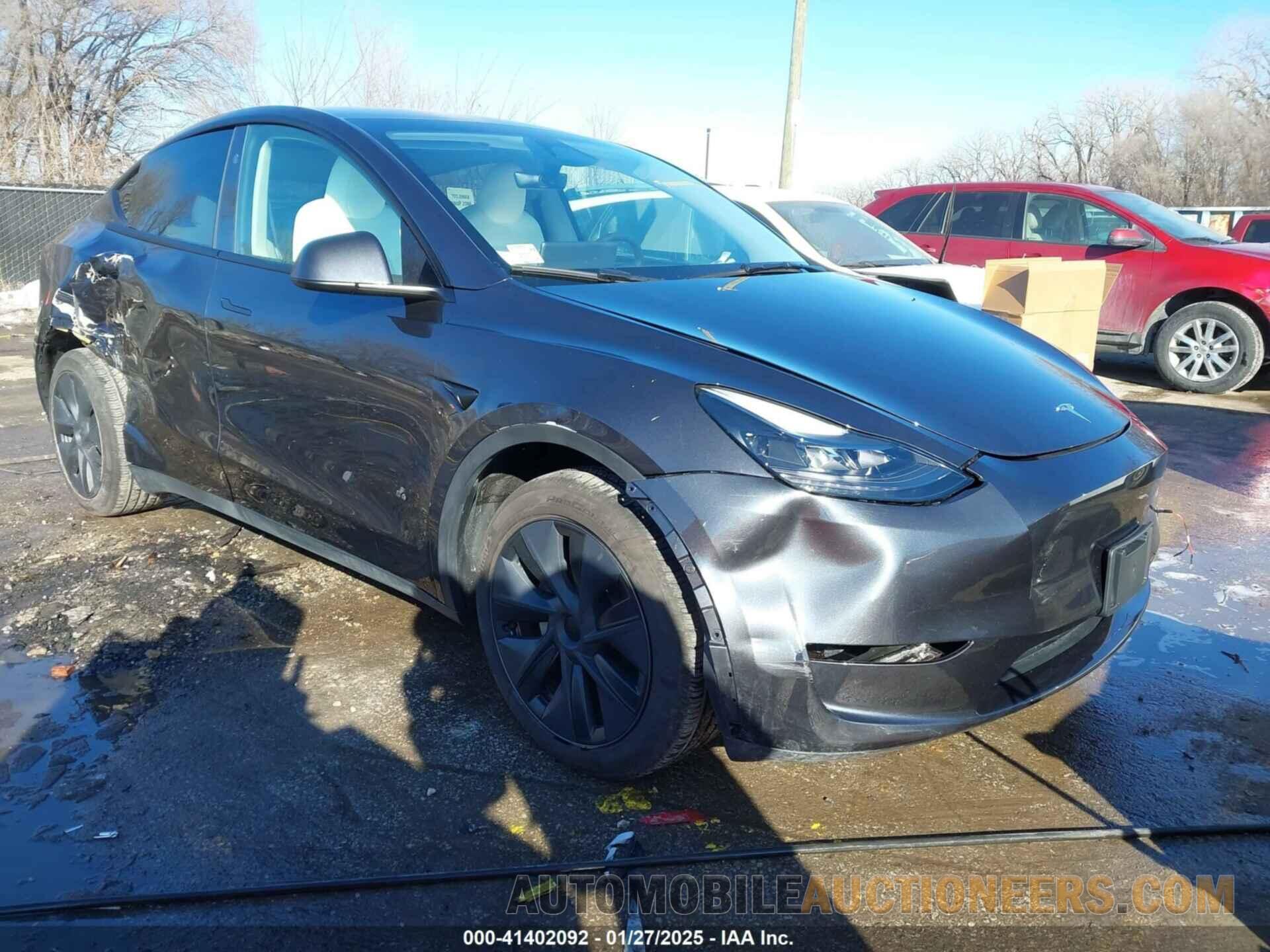 7SAYGDEE3RF164712 TESLA MODEL Y 2024