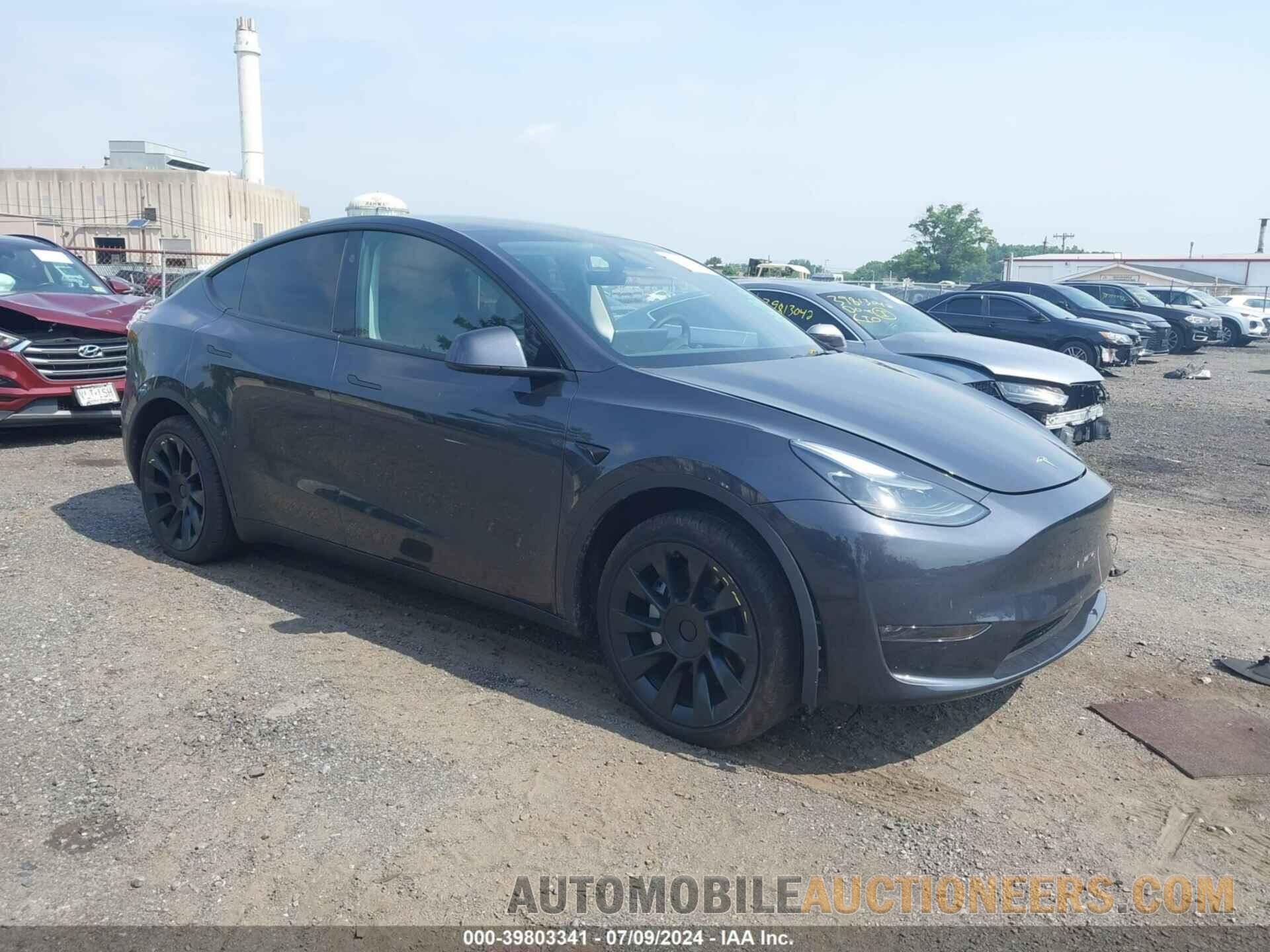 7SAYGDEE4RA221819 TESLA MODEL Y 2024