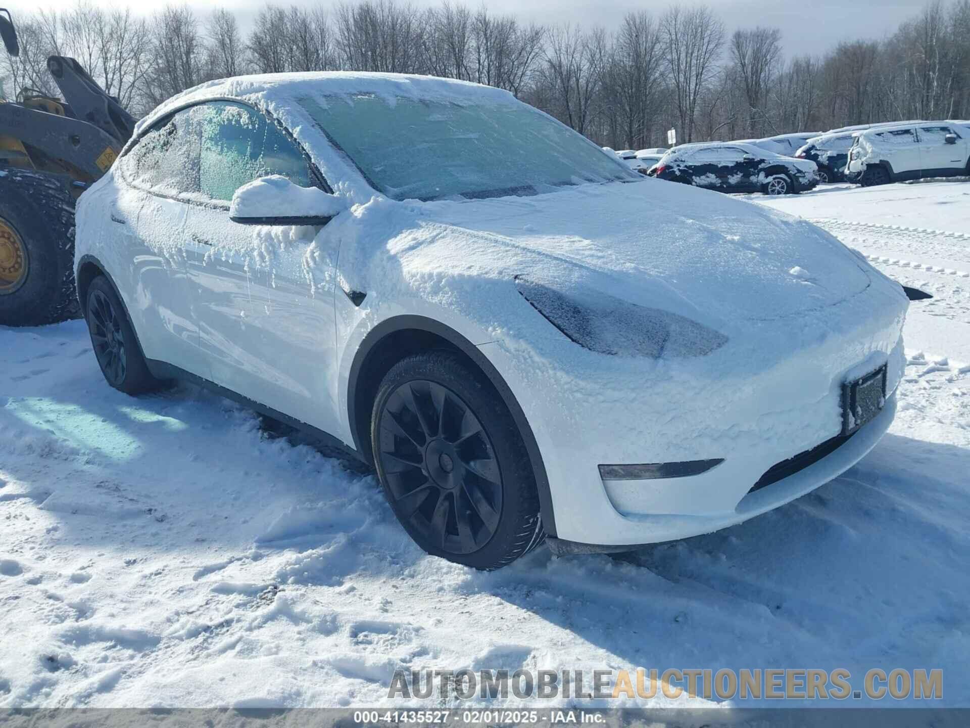 7SAYGDEE4RA261057 TESLA MODEL Y 2024