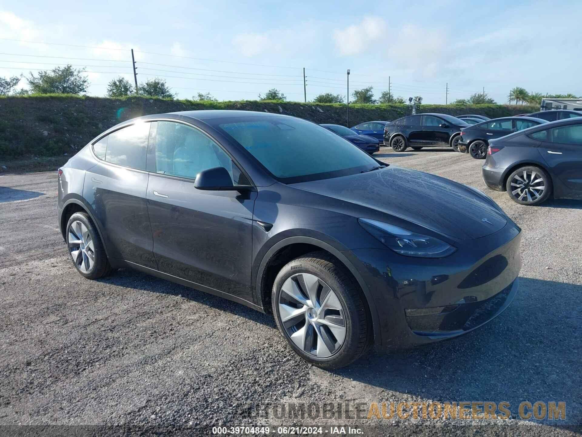 7SAYGDEE4RA283088 TESLA MODEL Y 2024