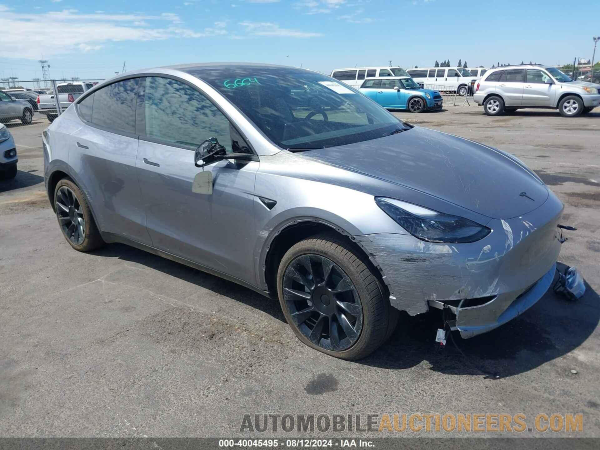 7SAYGDEE4RA299825 TESLA MODEL Y 2024