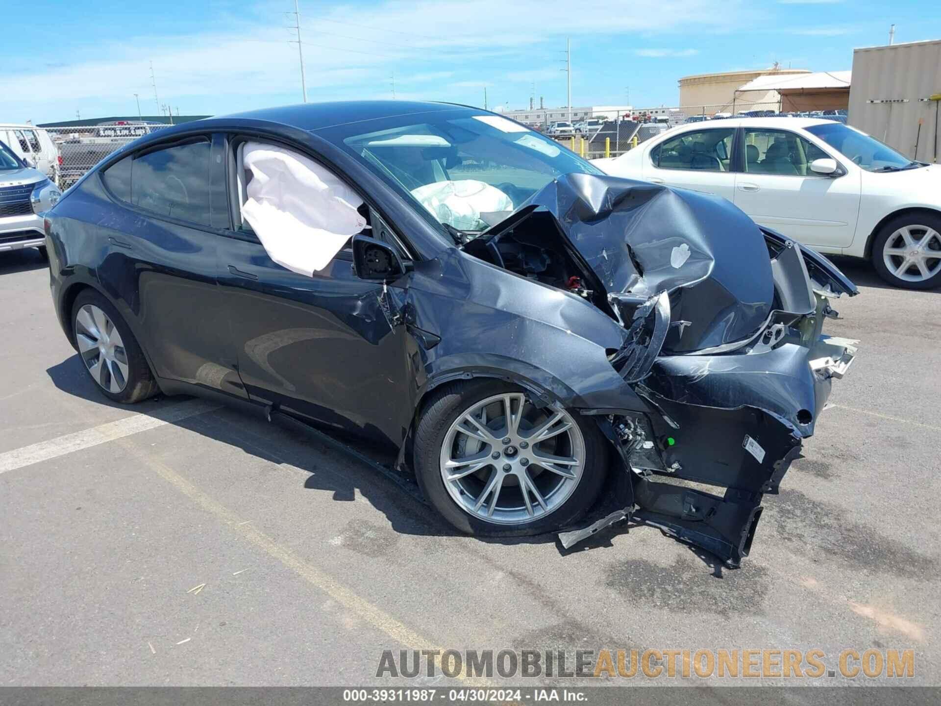 7SAYGDEE4RF031649 TESLA MODEL Y 2024