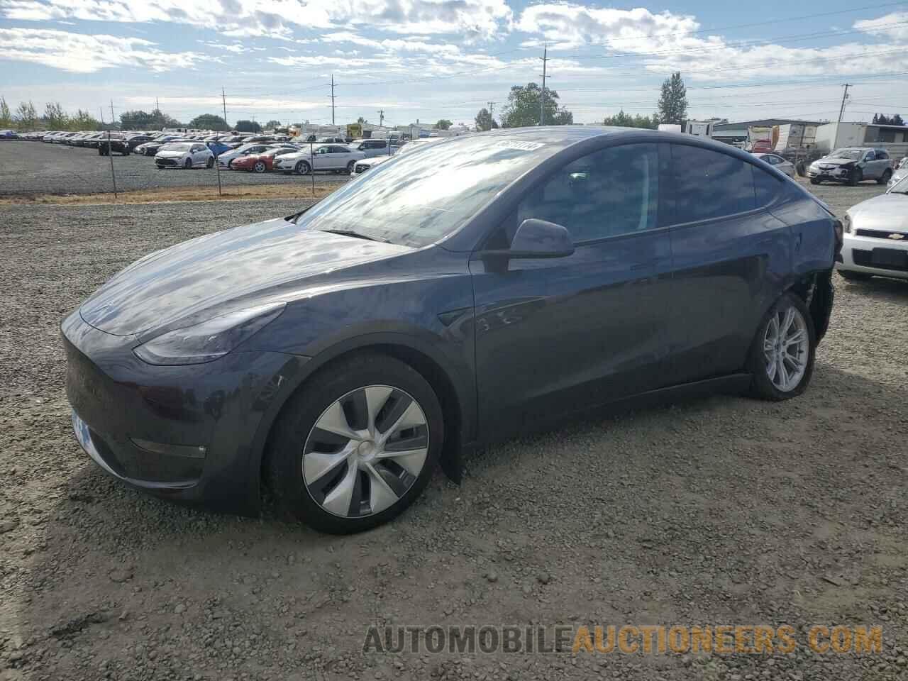 7SAYGDEE4RF063601 TESLA MODEL Y 2024