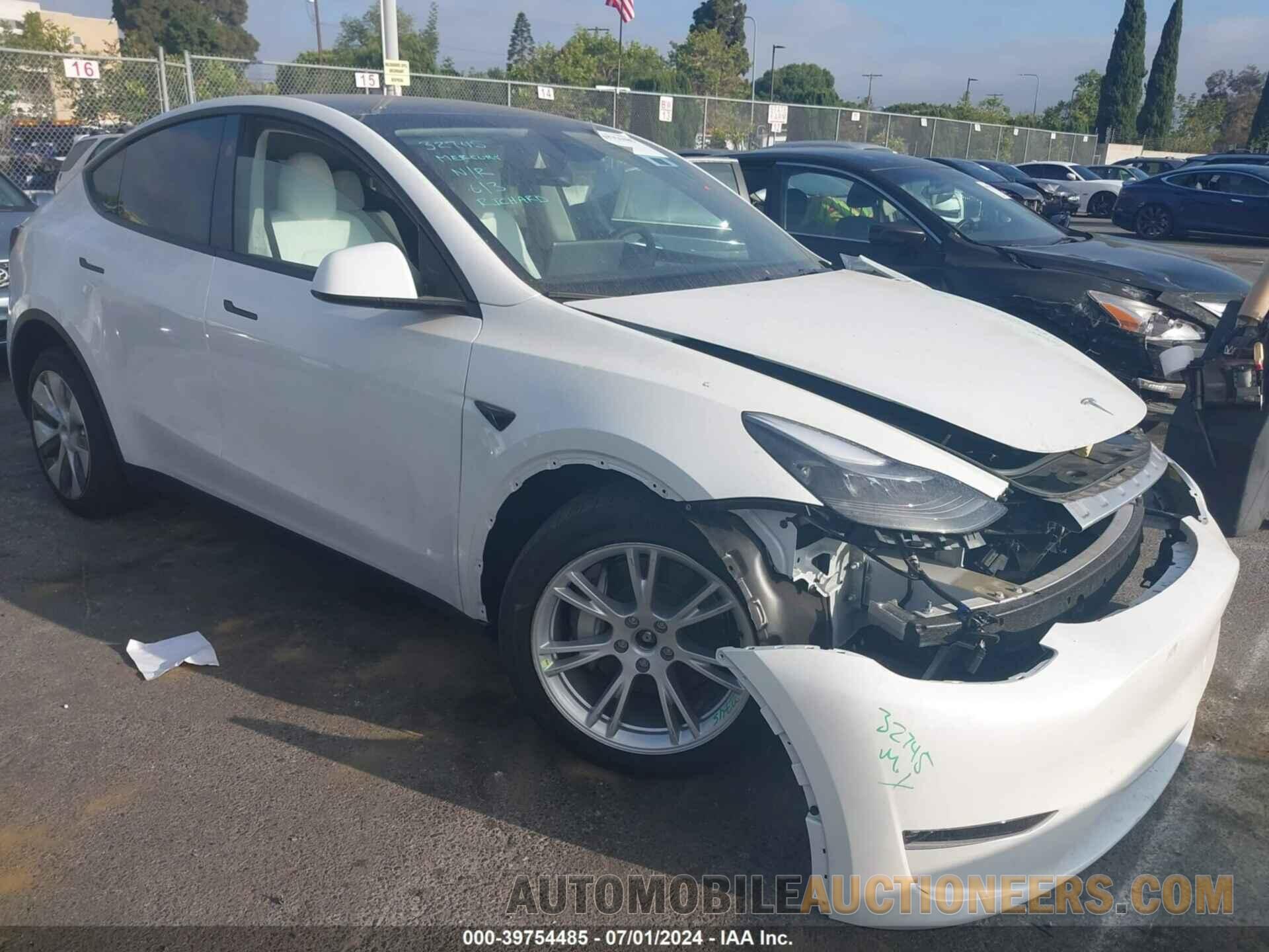 7SAYGDEE4RF064523 TESLA MODEL Y 2024