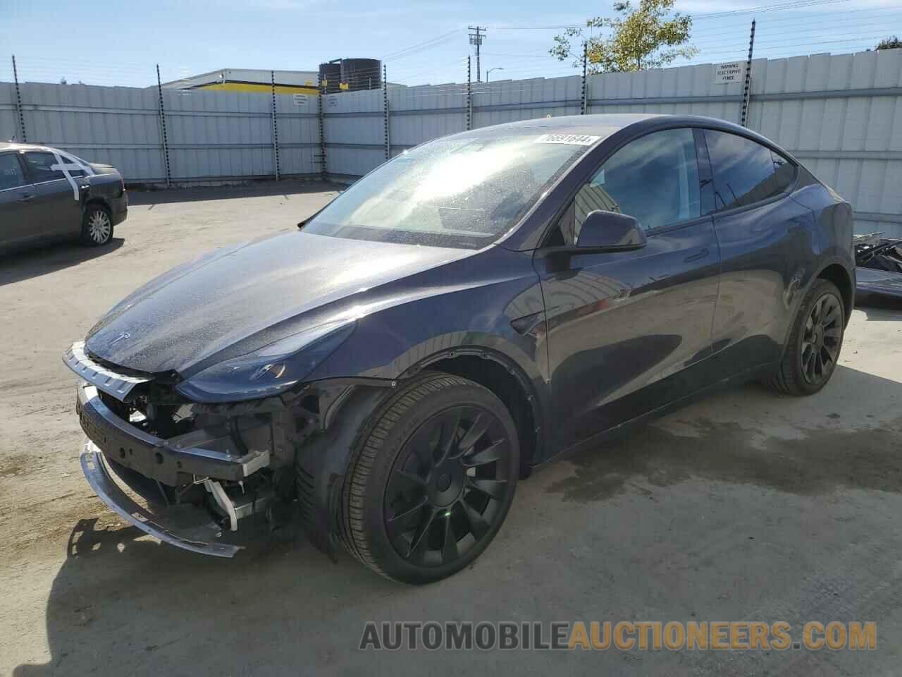 7SAYGDEE4RF075988 TESLA MODEL Y 2024