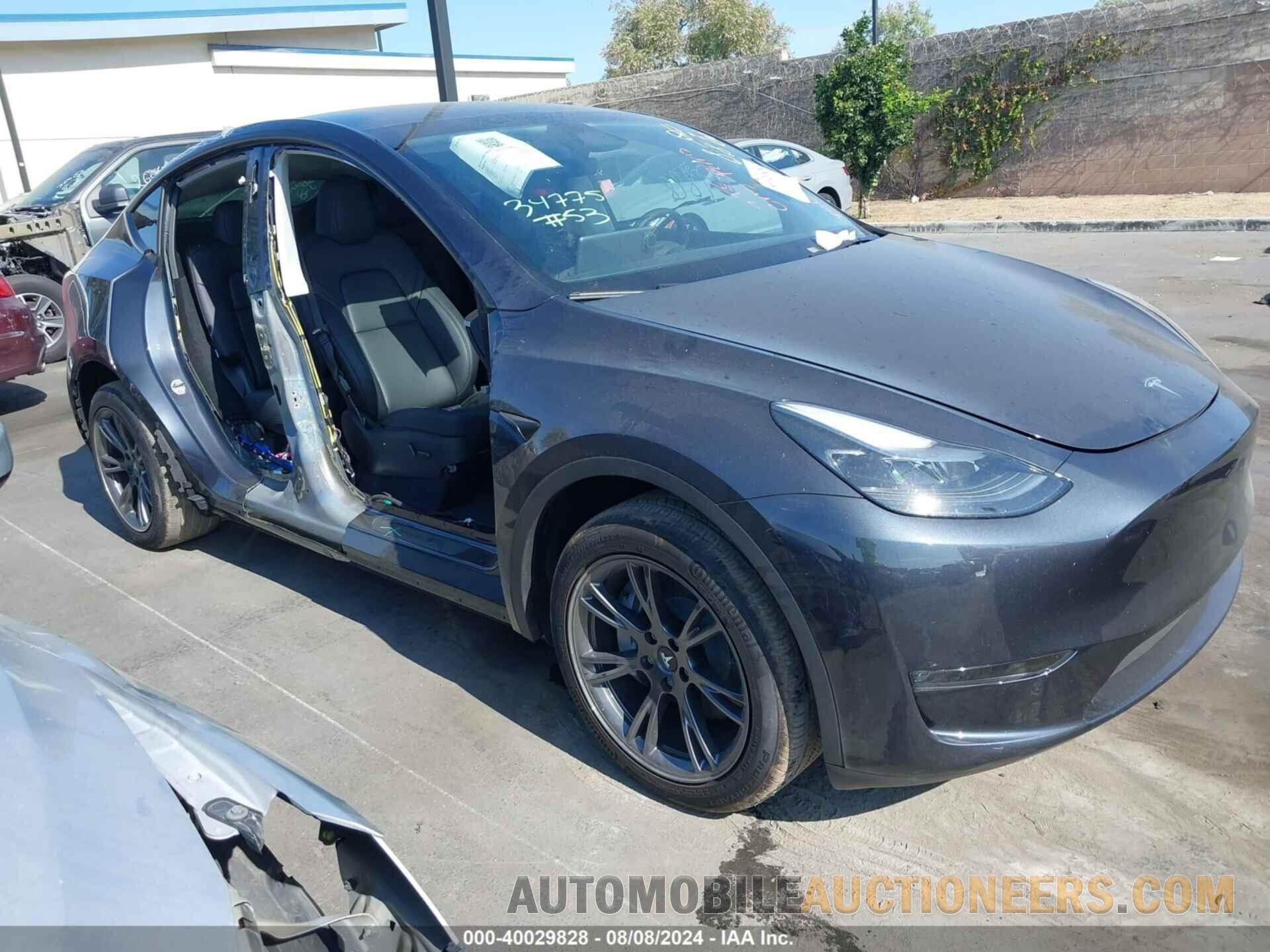 7SAYGDEE4RF104292 TESLA MODEL Y 2024