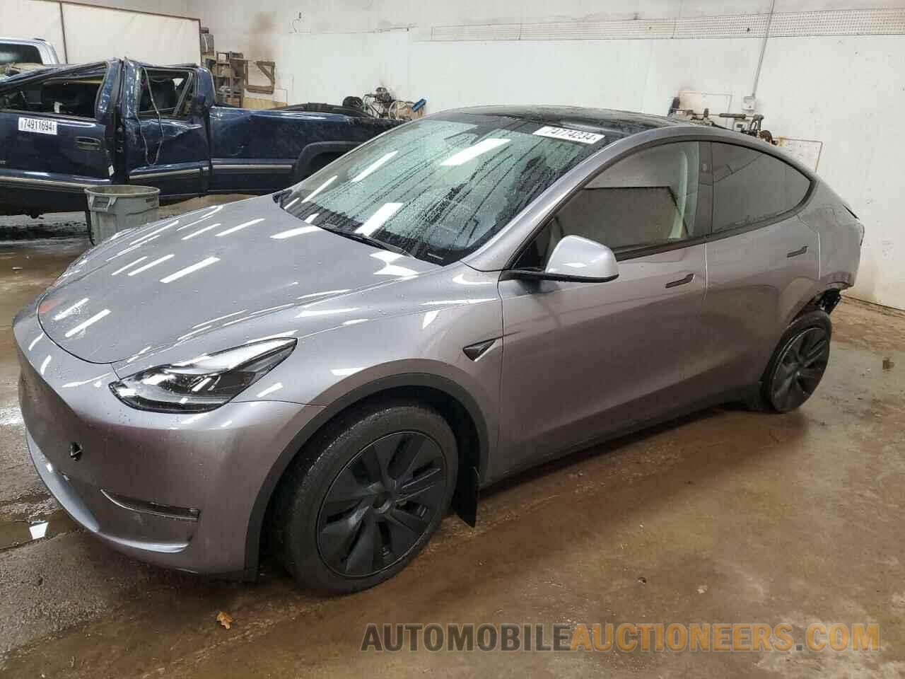 7SAYGDEE4RF200777 TESLA MODEL Y 2024