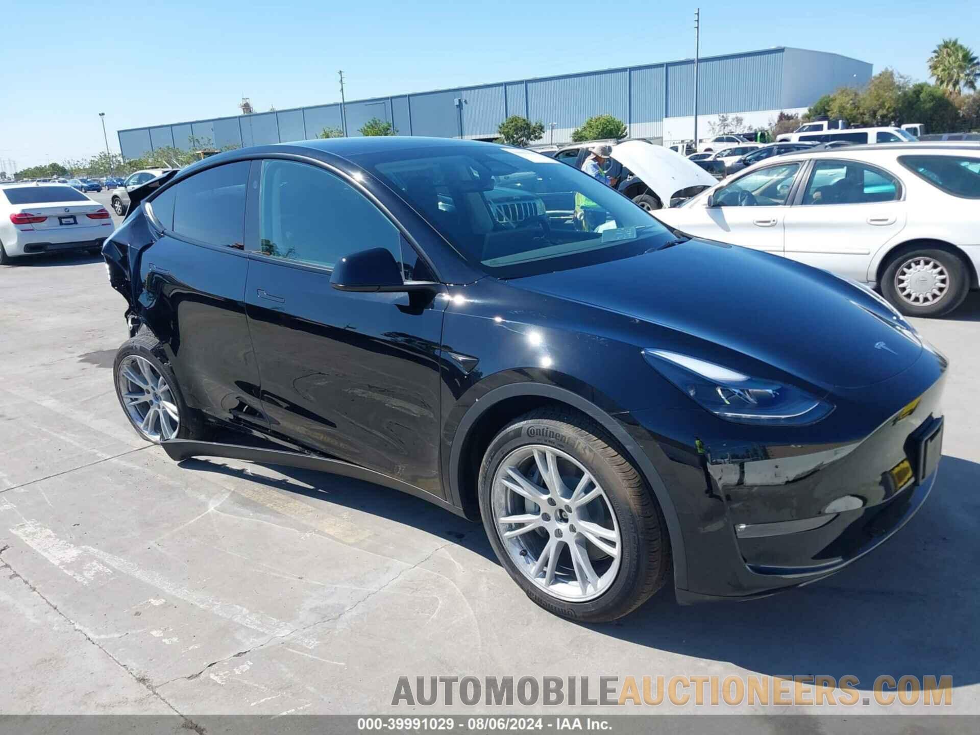 7SAYGDEE4RF981655 TESLA MODEL Y 2024