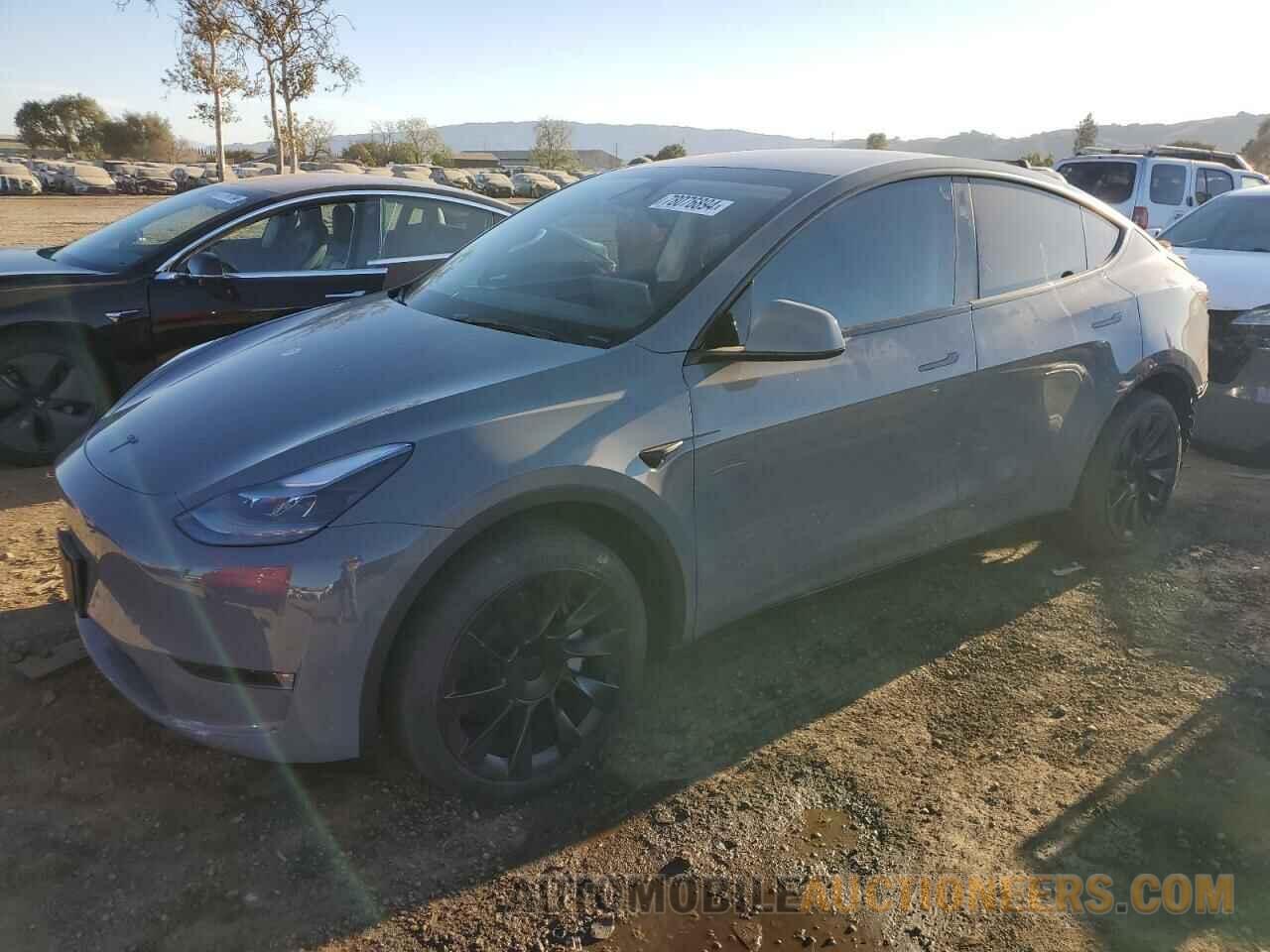 7SAYGDEE4RF990565 TESLA MODEL Y 2024