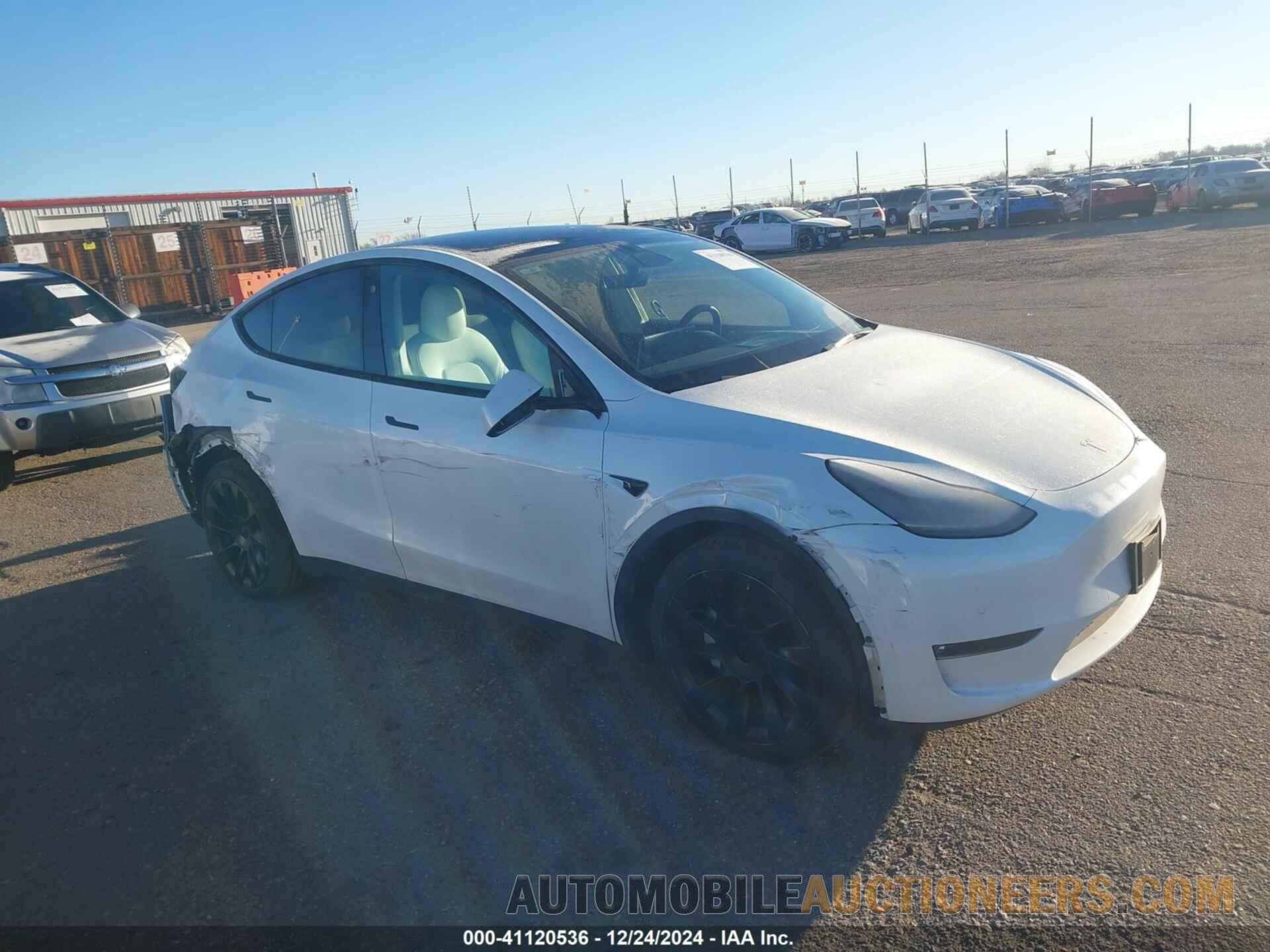 7SAYGDEE5NF458073 TESLA MODEL Y 2022