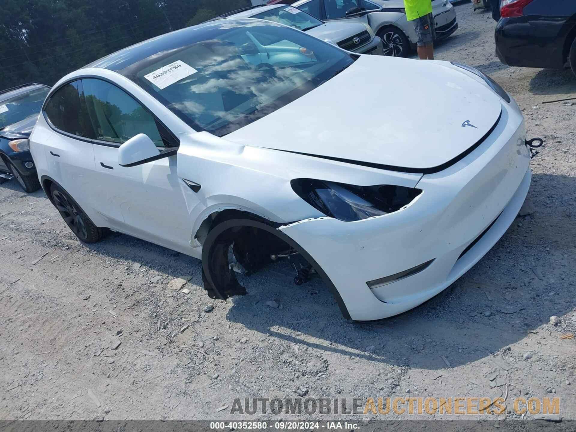 7SAYGDEE5RA281298 TESLA MODEL Y 2024