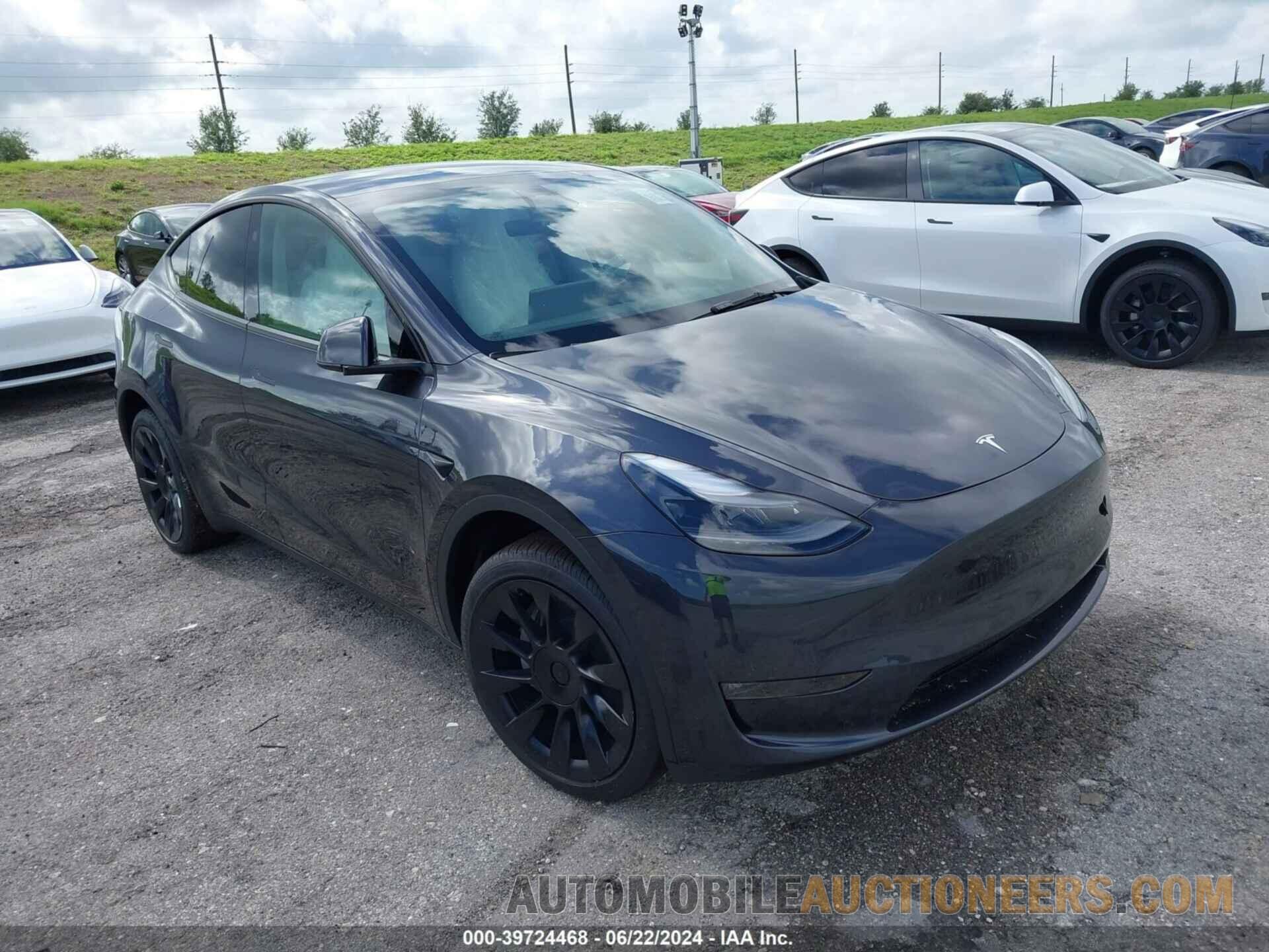 7SAYGDEE5RA281690 TESLA MODEL Y 2024